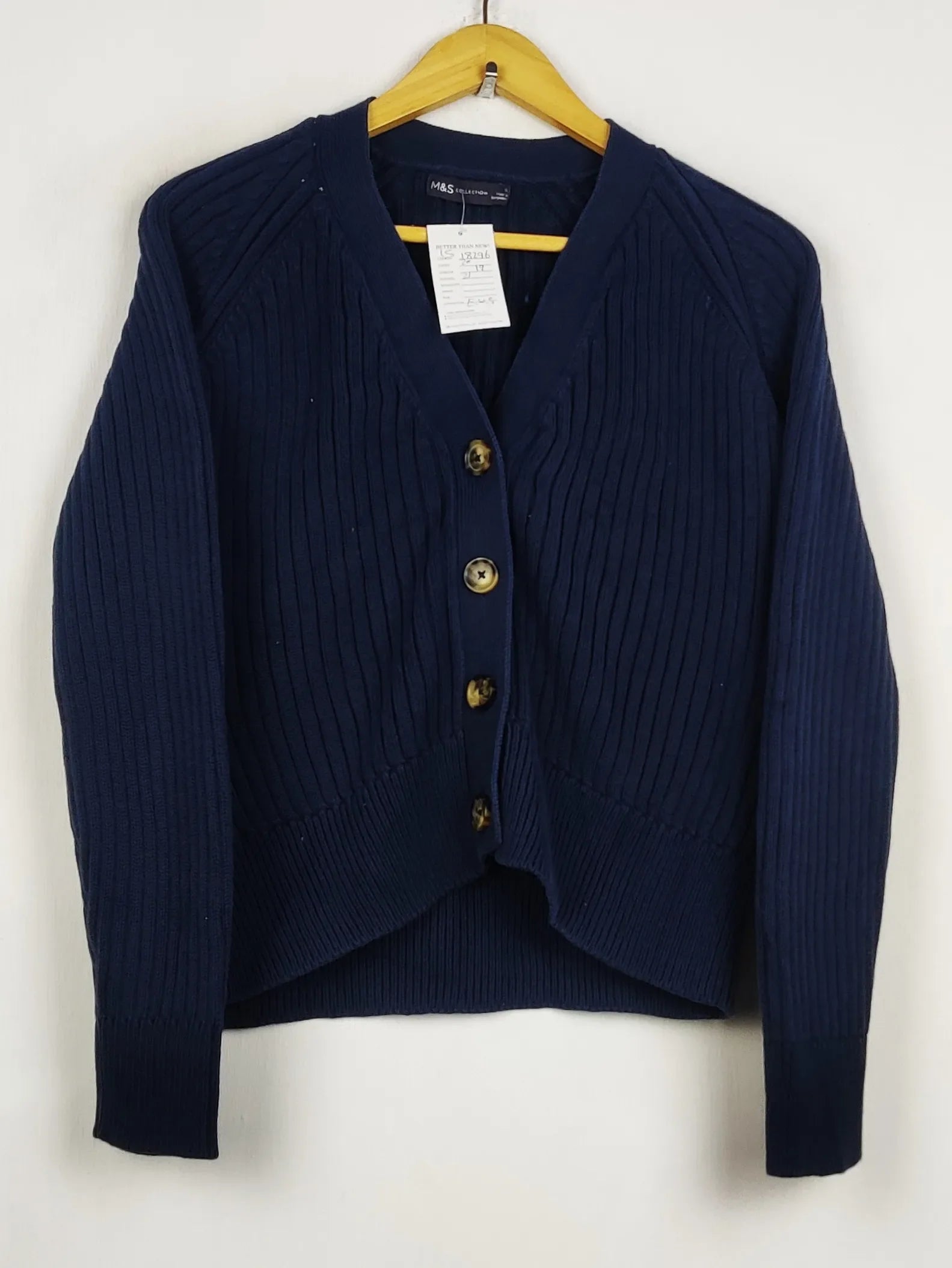 Buy online pre-used pre-loved 100% authentic & Original branded Marks & Spencer (LS-18296) available in Pakistan. Top international brands avilable.