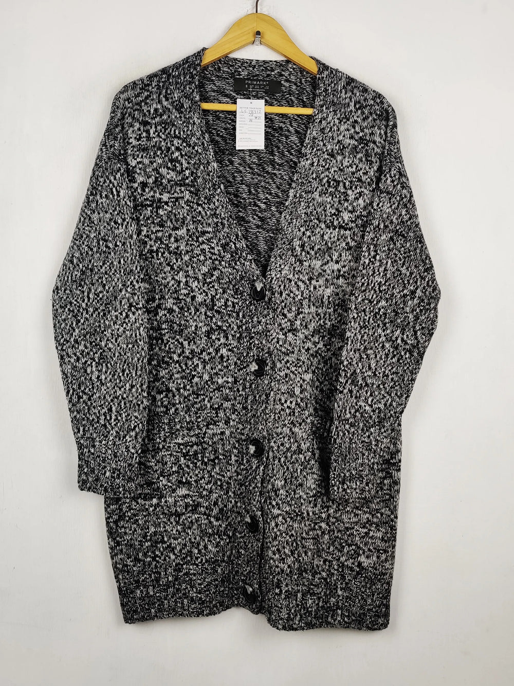 Buy online pre-used pre-loved 100% authentic & Original branded Primark (LS-18312) available in Pakistan. Top international brands avilable.
