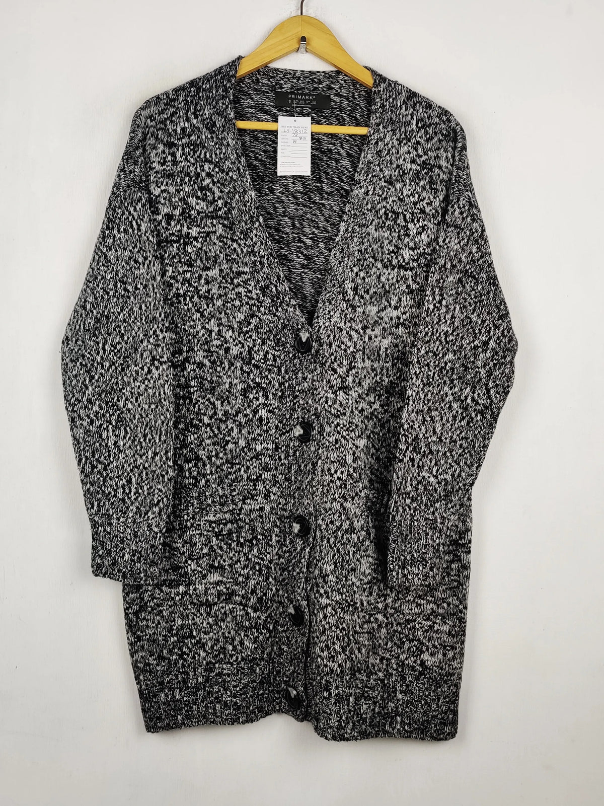 Buy online pre-used pre-loved 100% authentic & Original branded Primark (LS-18312) available in Pakistan. Top international brands avilable.