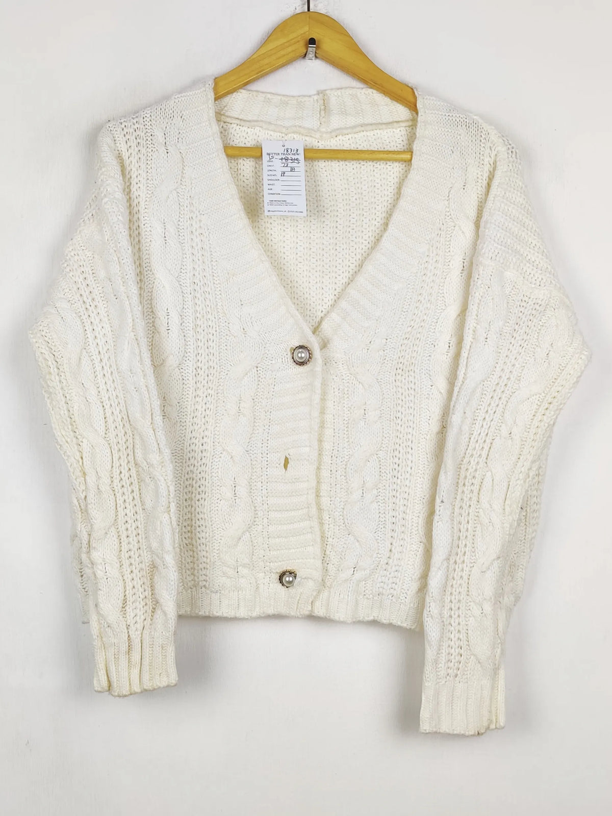 Buy online pre-used pre-loved 100% authentic & Original branded Unknown Brand (LS-18313) available in Pakistan. Top international brands avilable.