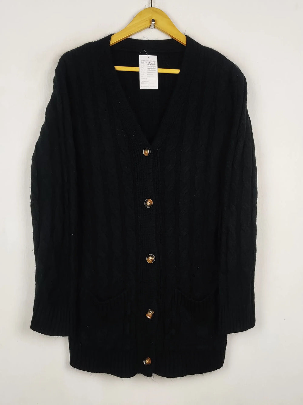 Buy online pre-used pre-loved 100% authentic & Original branded Unknown Brand (LS-18314) available in Pakistan. Top international brands avilable.