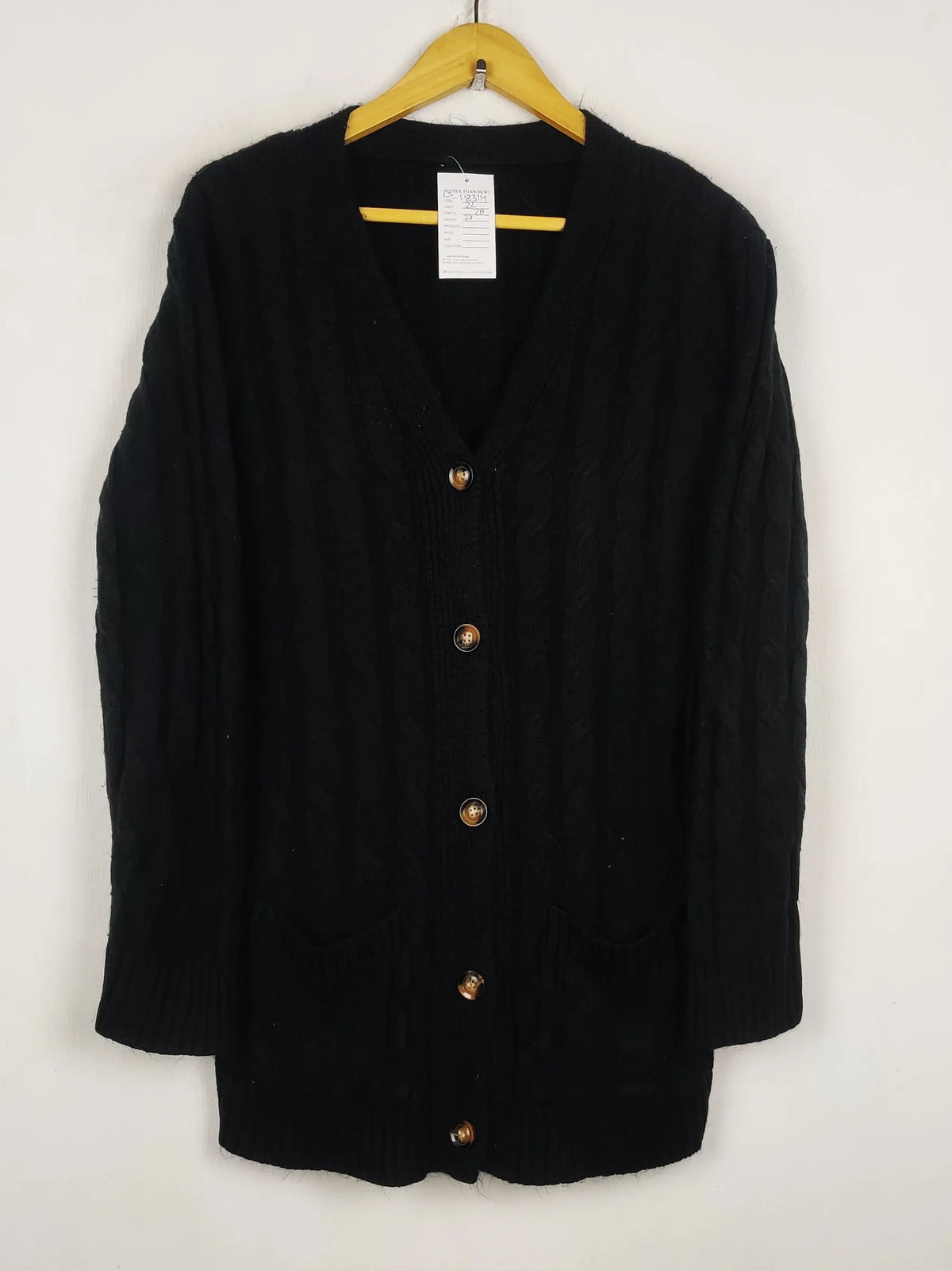 Buy online pre-used pre-loved 100% authentic & Original branded Unknown Brand (LS-18314) available in Pakistan. Top international brands avilable.