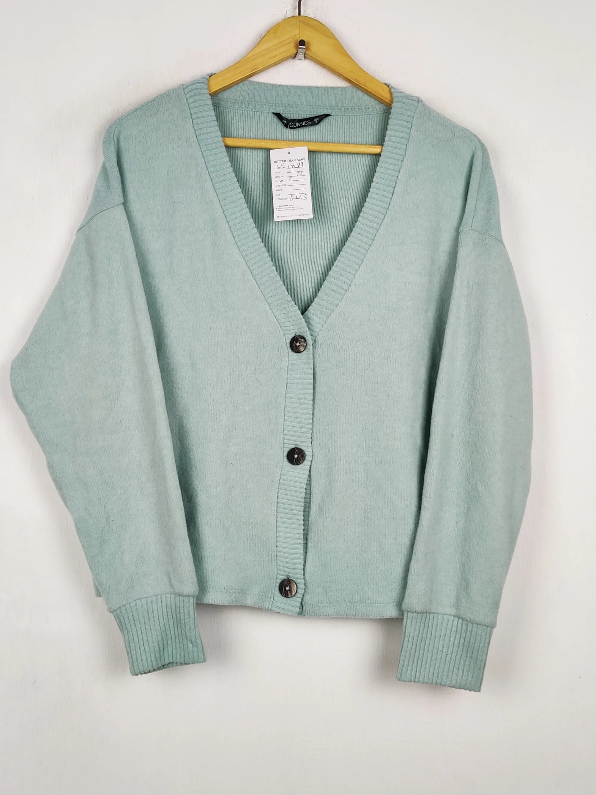 Buy online pre-used pre-loved 100% authentic & Original branded Dunnes Stores (LS-18317) available in Pakistan. Top international brands avilable.