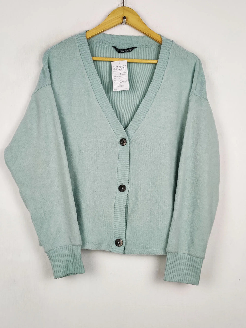 Buy online pre-used pre-loved 100% authentic & Original branded Dunnes Stores (LS-18317) available in Pakistan. Top international brands avilable.