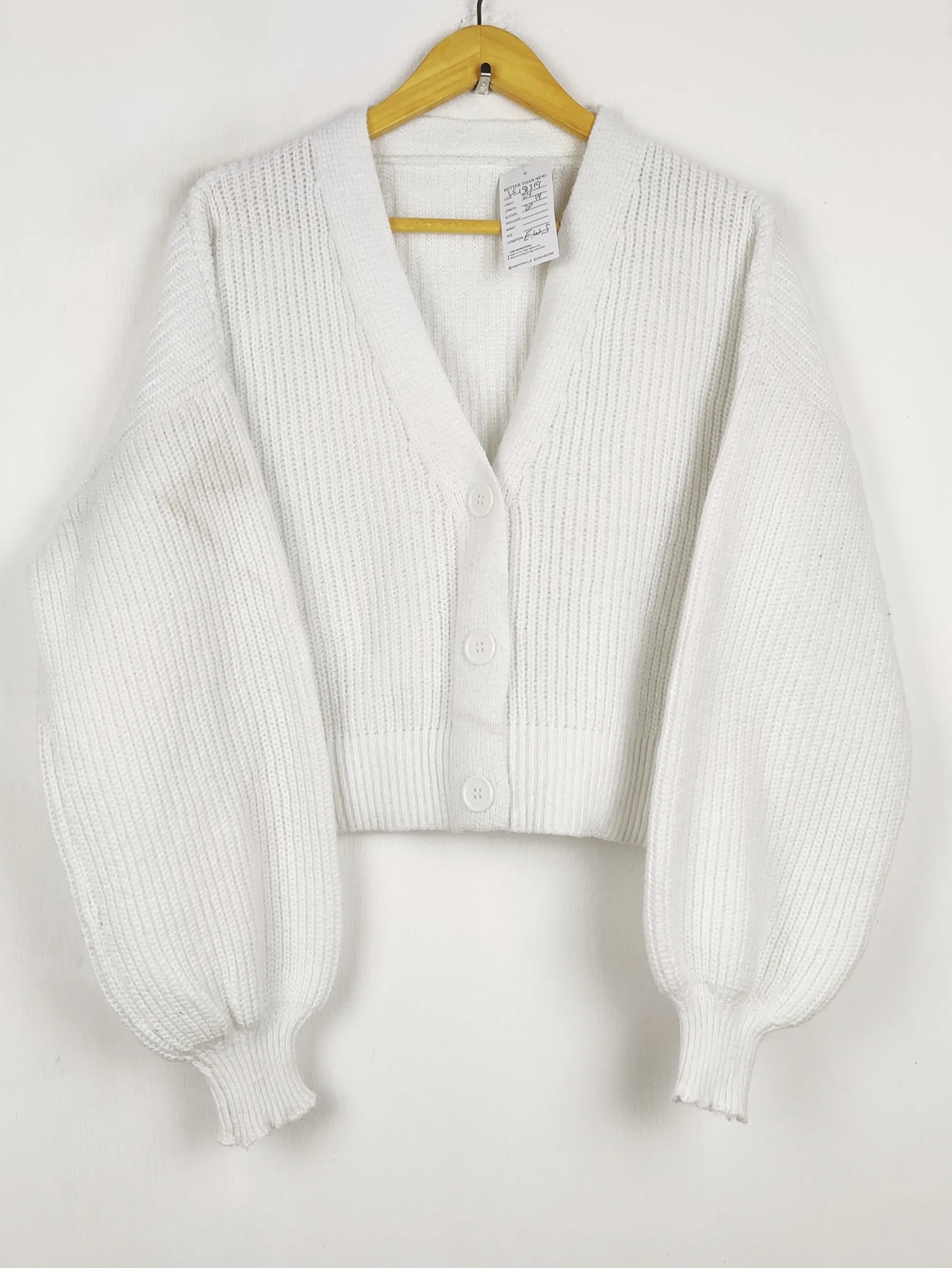 Buy online pre-used pre-loved 100% authentic & Original branded Unknown Brand (LS-18319) available in Pakistan. Top international brands avilable.