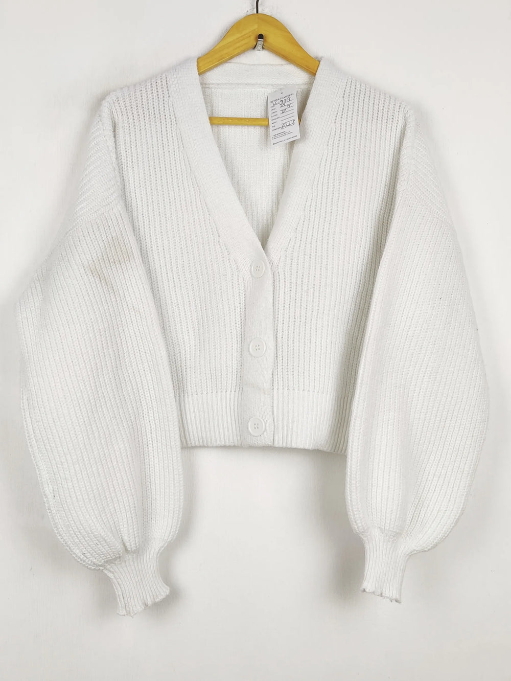 Buy online pre-used pre-loved 100% authentic & Original branded Unknown Brand (LS-18319) available in Pakistan. Top international brands avilable.