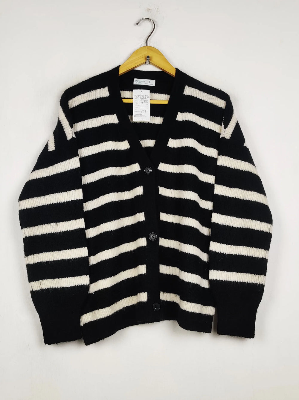 Buy online pre-used pre-loved 100% authentic & Original branded Primark (LS-18326) available in Pakistan. Top international brands avilable.