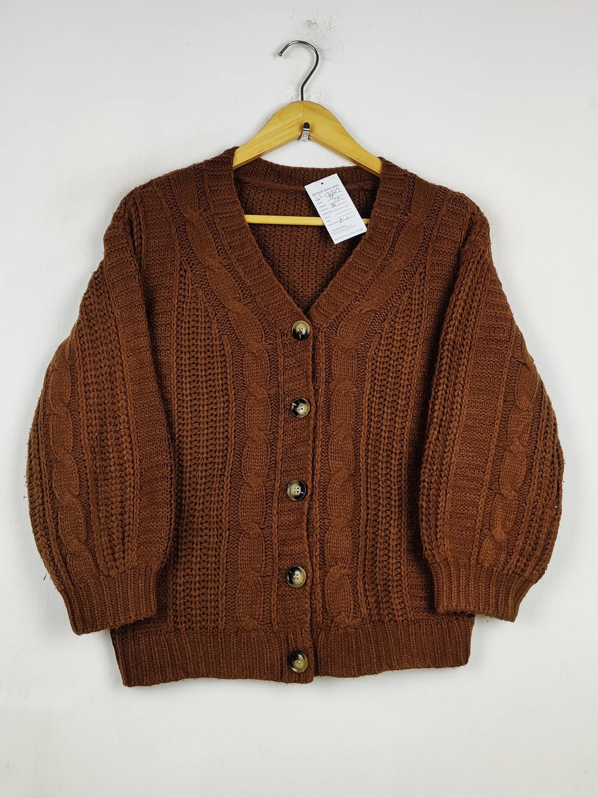 Buy online pre-used pre-loved 100% authentic & Original branded Unknown Brand (LS-18327) available in Pakistan. Top international brands avilable.