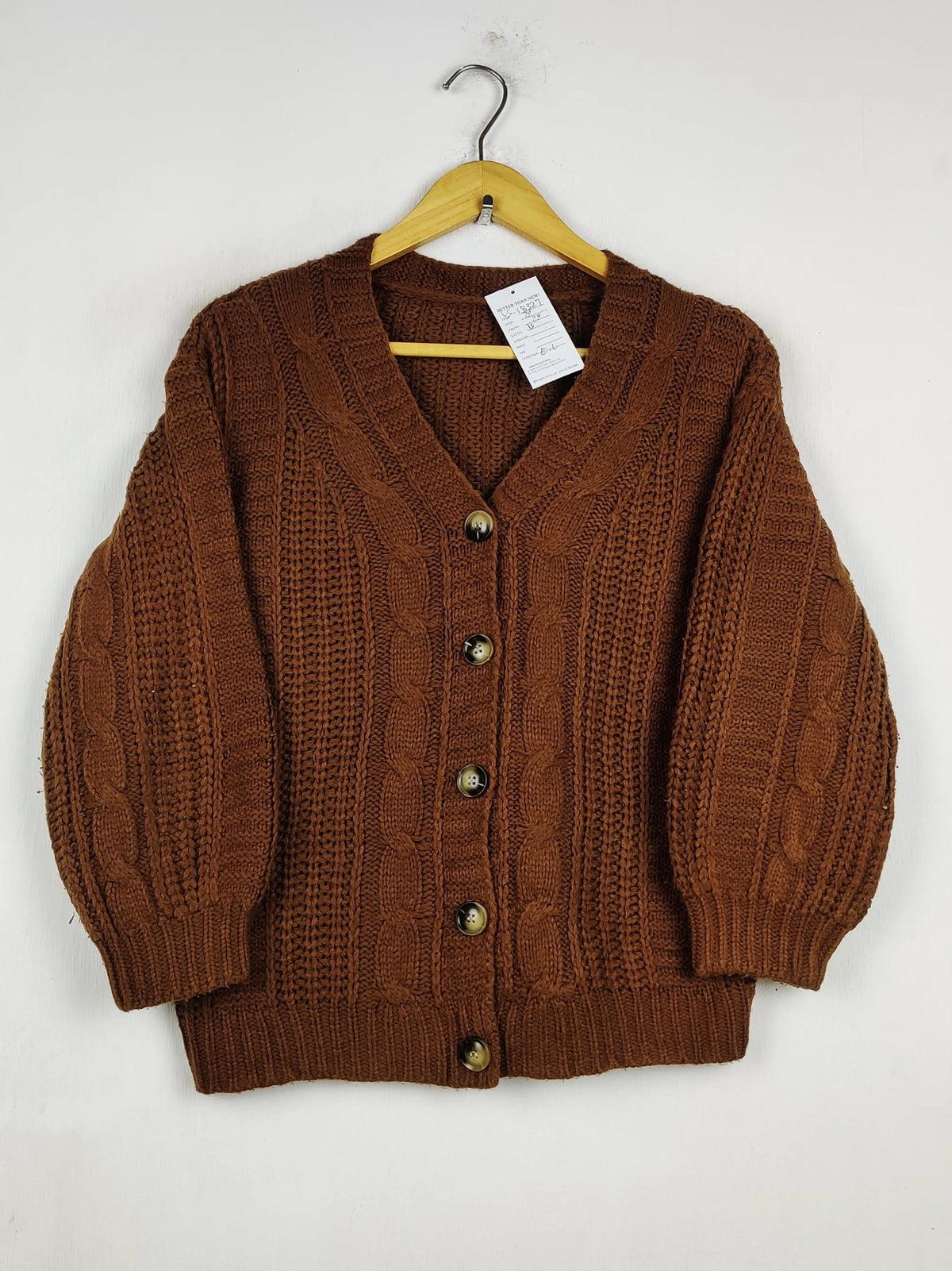 Buy online pre-used pre-loved 100% authentic & Original branded Unknown Brand (LS-18327) available in Pakistan. Top international brands avilable.