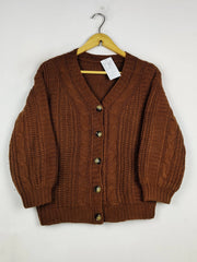 Buy online pre-used pre-loved 100% authentic & Original branded Unknown Brand (LS-18327) available in Pakistan. Top international brands avilable.