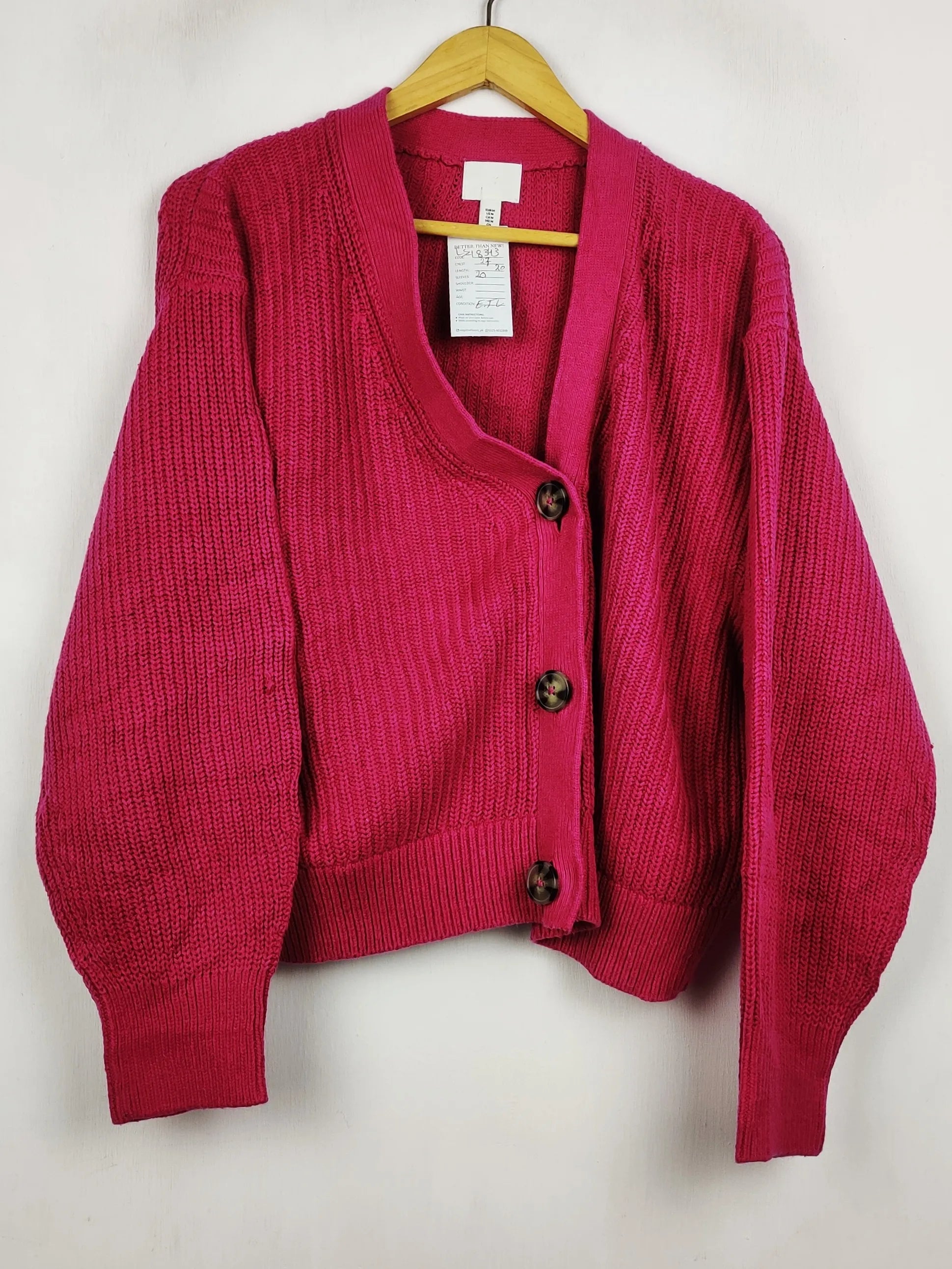 Buy online pre-used pre-loved 100% authentic & Original branded H&M (LS-18343) available in Pakistan. Top international brands avilable.