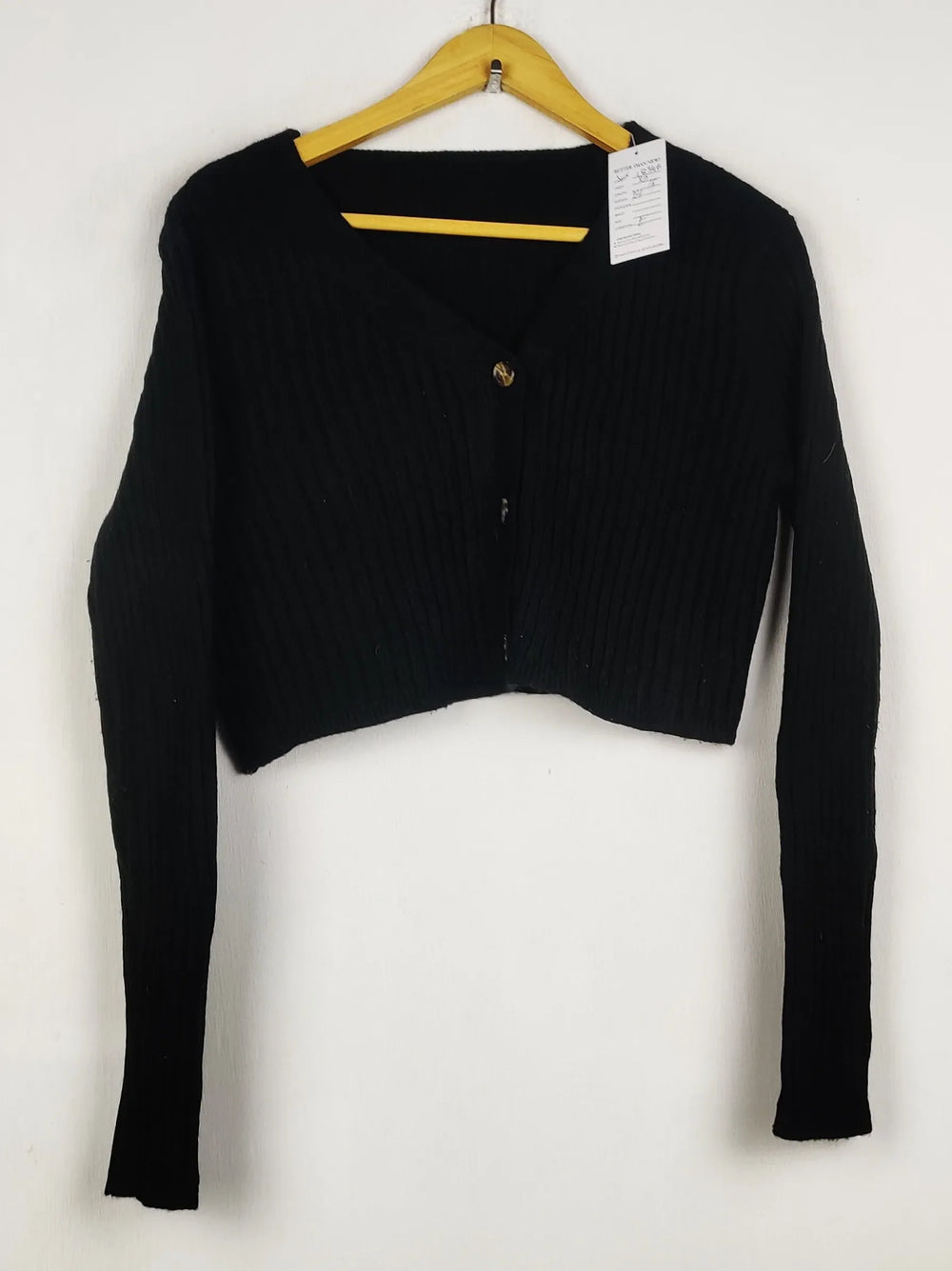 Buy online pre-used pre-loved 100% authentic & Original branded Unknown Brand (LS-18346) available in Pakistan. Top international brands avilable.