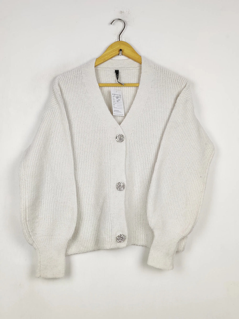 Buy online pre-used pre-loved 100% authentic & Original branded Gd (LS-18353) available in Pakistan. Top international brands avilable.