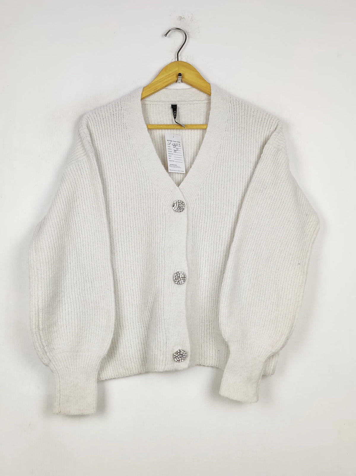 Buy online pre-used pre-loved 100% authentic & Original branded Gd (LS-18353) available in Pakistan. Top international brands avilable.