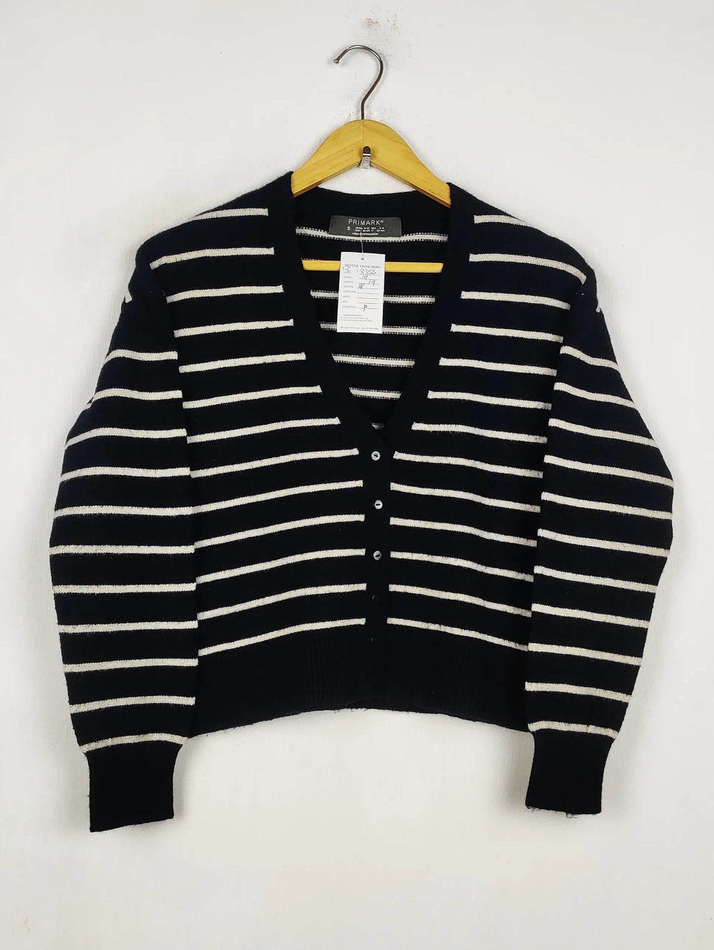 Buy online pre-used pre-loved 100% authentic & Original branded Primark (LS-18355) available in Pakistan. Top international brands avilable.