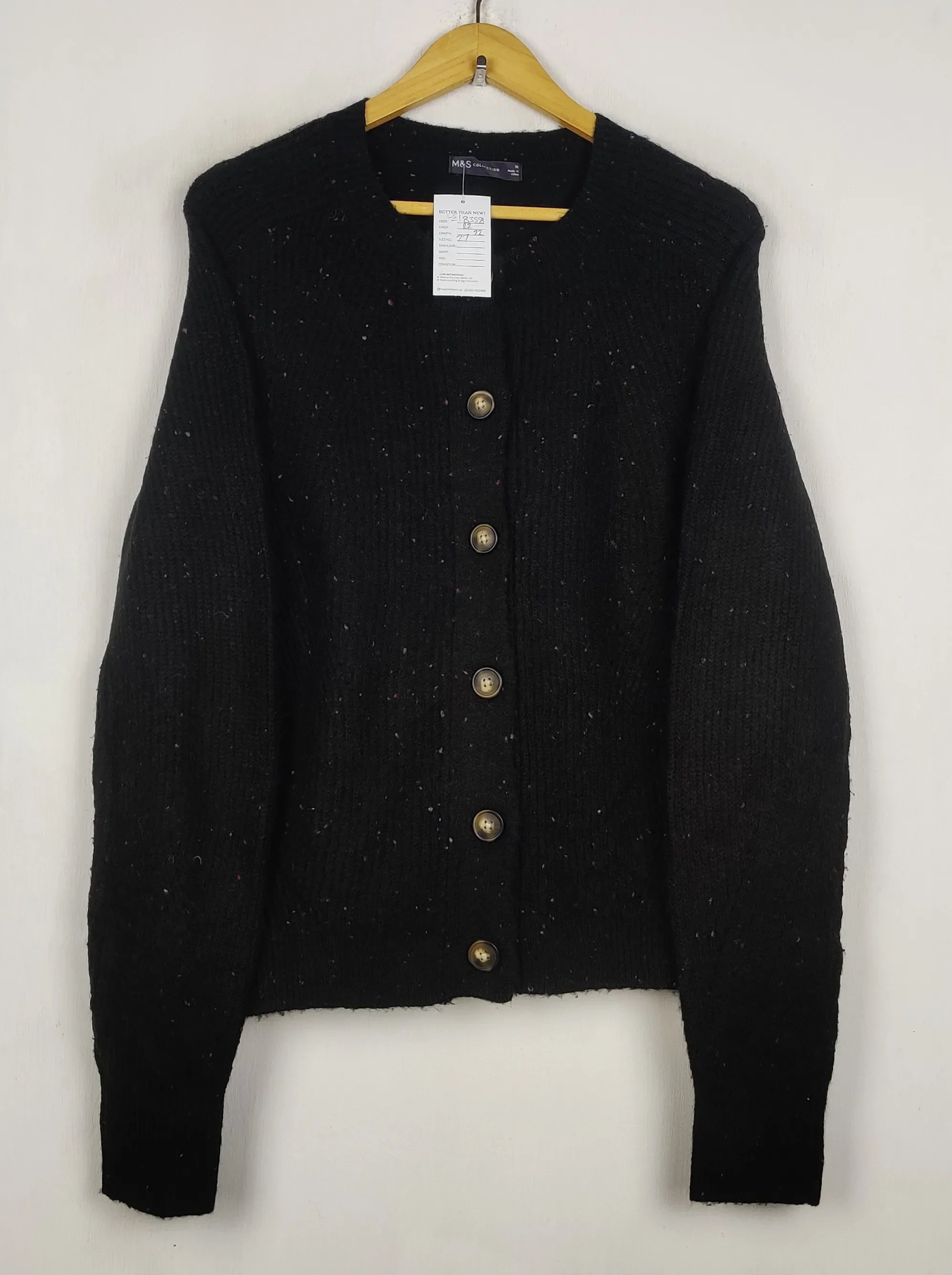Buy online pre-used pre-loved 100% authentic & Original branded Marks & Spencer (LS-18358) available in Pakistan. Top international brands avilable.