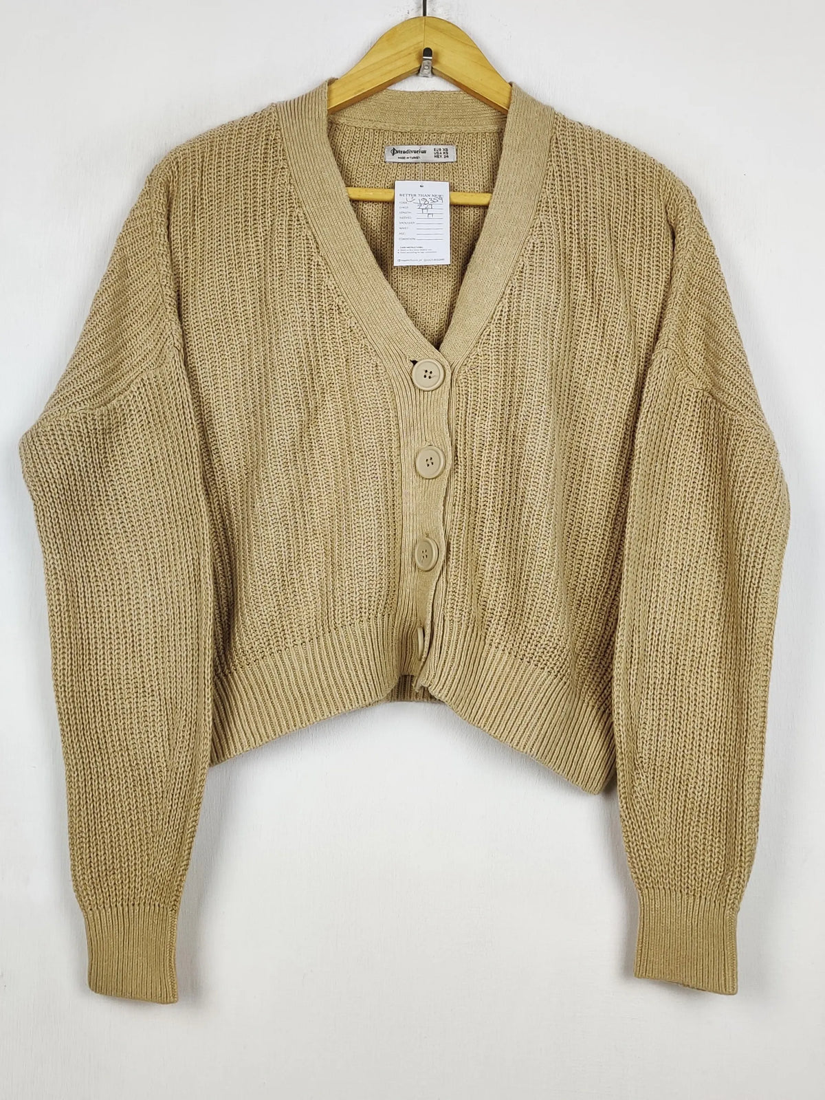 Buy online pre-used pre-loved 100% authentic & Original branded Stradivarius (LS-18359) available in Pakistan. Top international brands avilable.