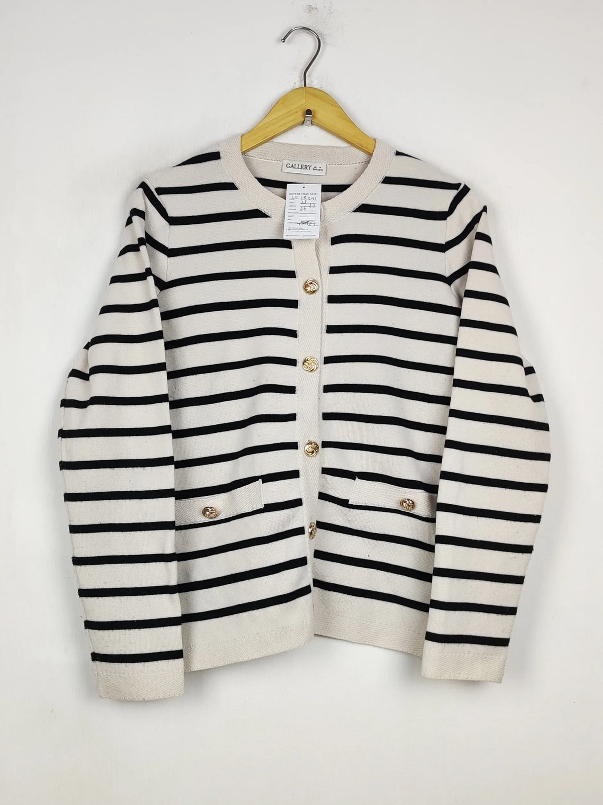 Buy online pre-used pre-loved 100% authentic & Original branded Gallery (LS-18391) available in Pakistan. Top international brands avilable.