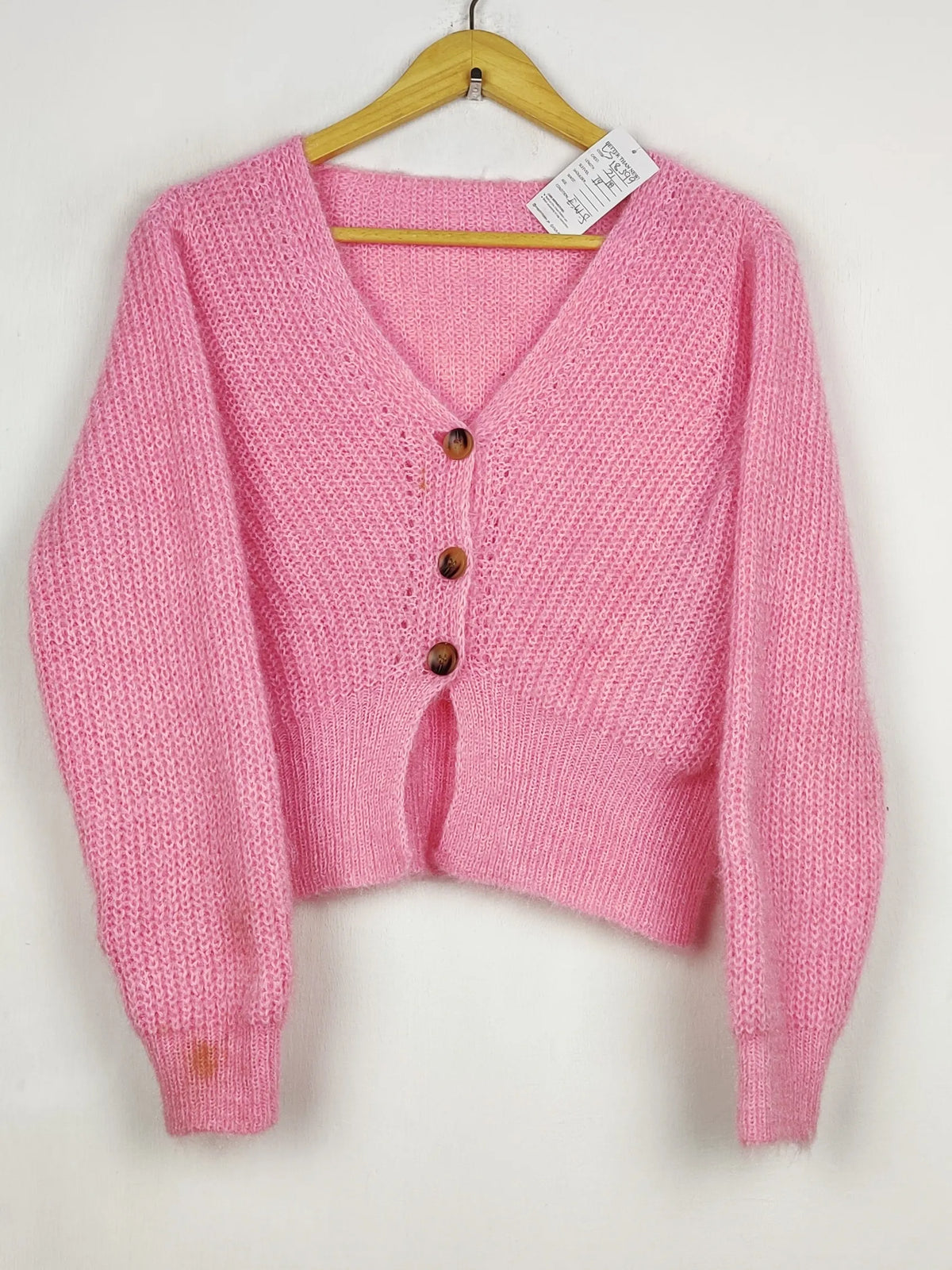 Buy online pre-used pre-loved 100% authentic & Original branded Unknown Brand (LS-18399) available in Pakistan. Top international brands avilable.