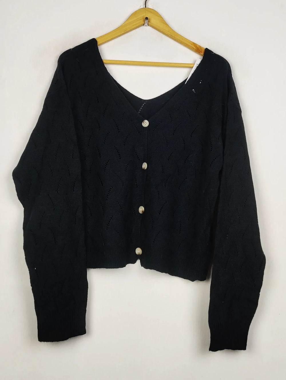 Buy online pre-used pre-loved 100% authentic & Original branded Unknown Brand (LS-18408) available in Pakistan. Top international brands avilable.