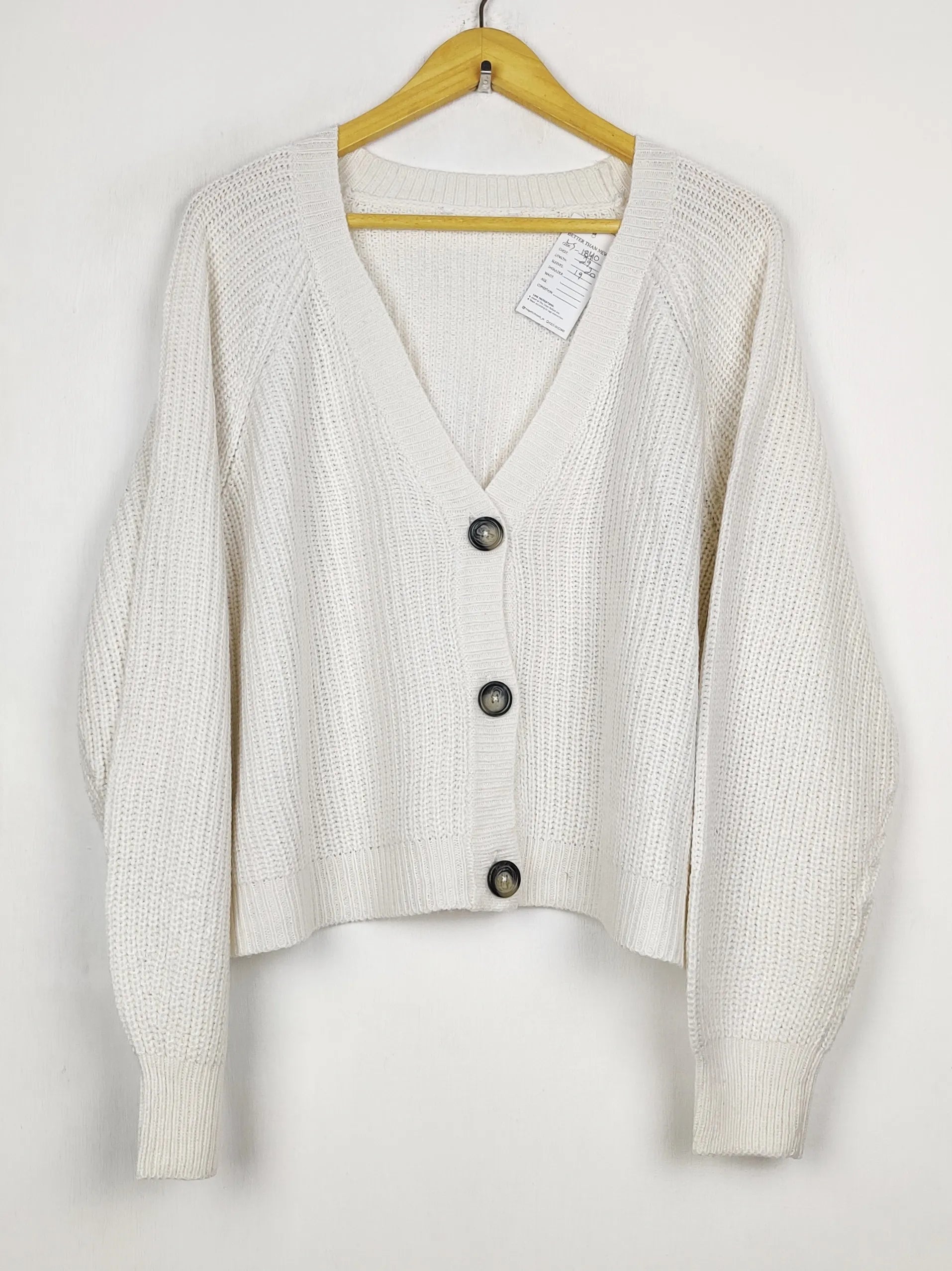Buy online pre-used pre-loved 100% authentic & Original branded Unknown Brand (LS-18410) available in Pakistan. Top international brands avilable.
