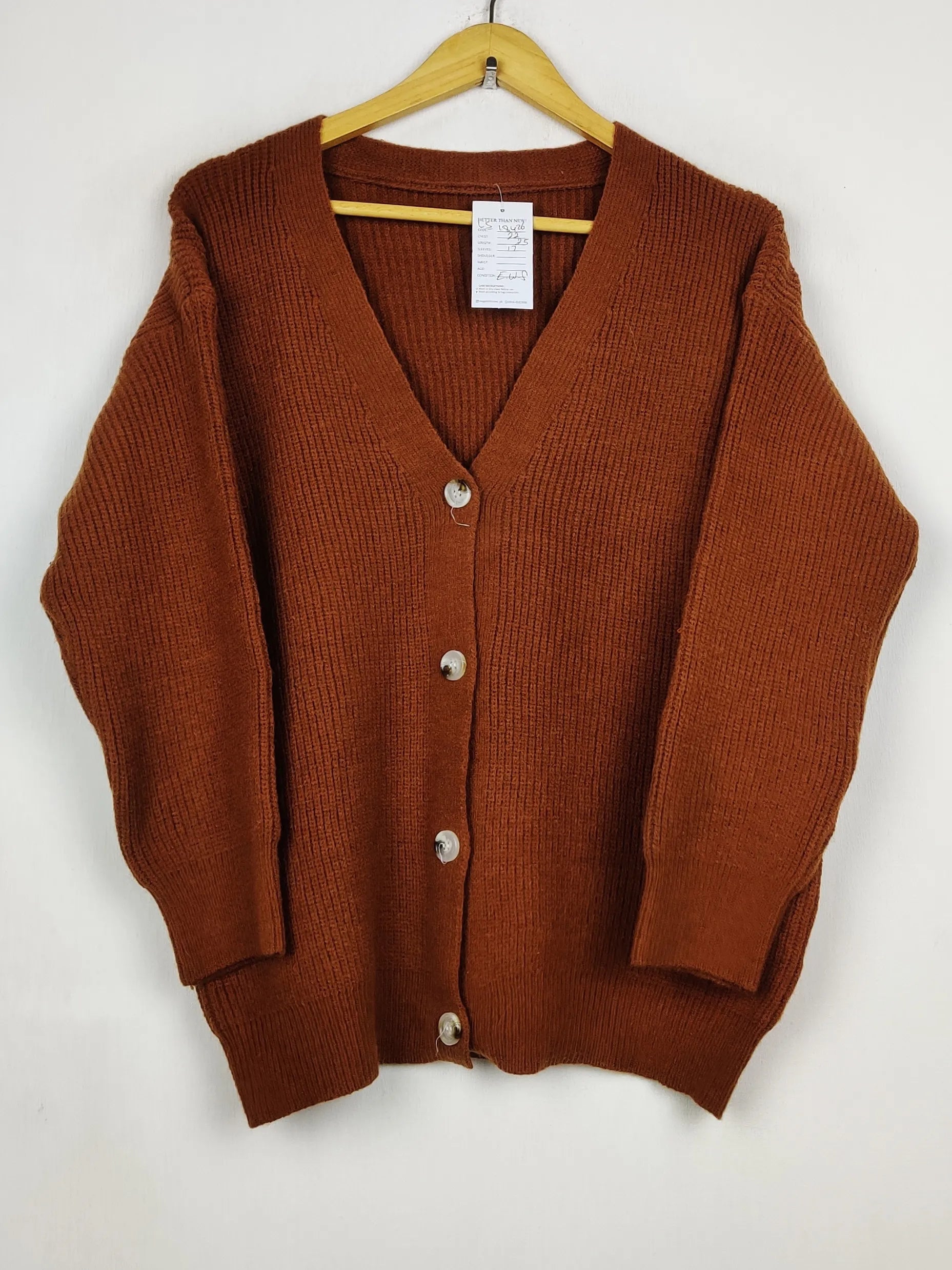 Buy online pre-used pre-loved 100% authentic & Original branded Unknown Brand (LS-18426) available in Pakistan. Top international brands avilable.