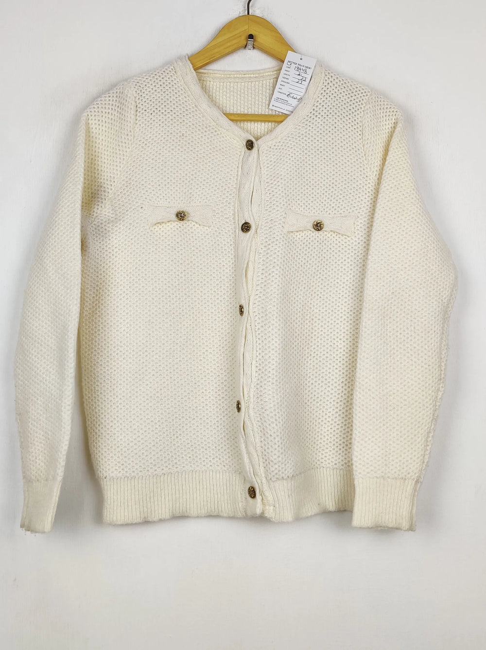 Buy online pre-used pre-loved 100% authentic & Original branded Unknown Brand (LS-18448) available in Pakistan. Top international brands avilable.