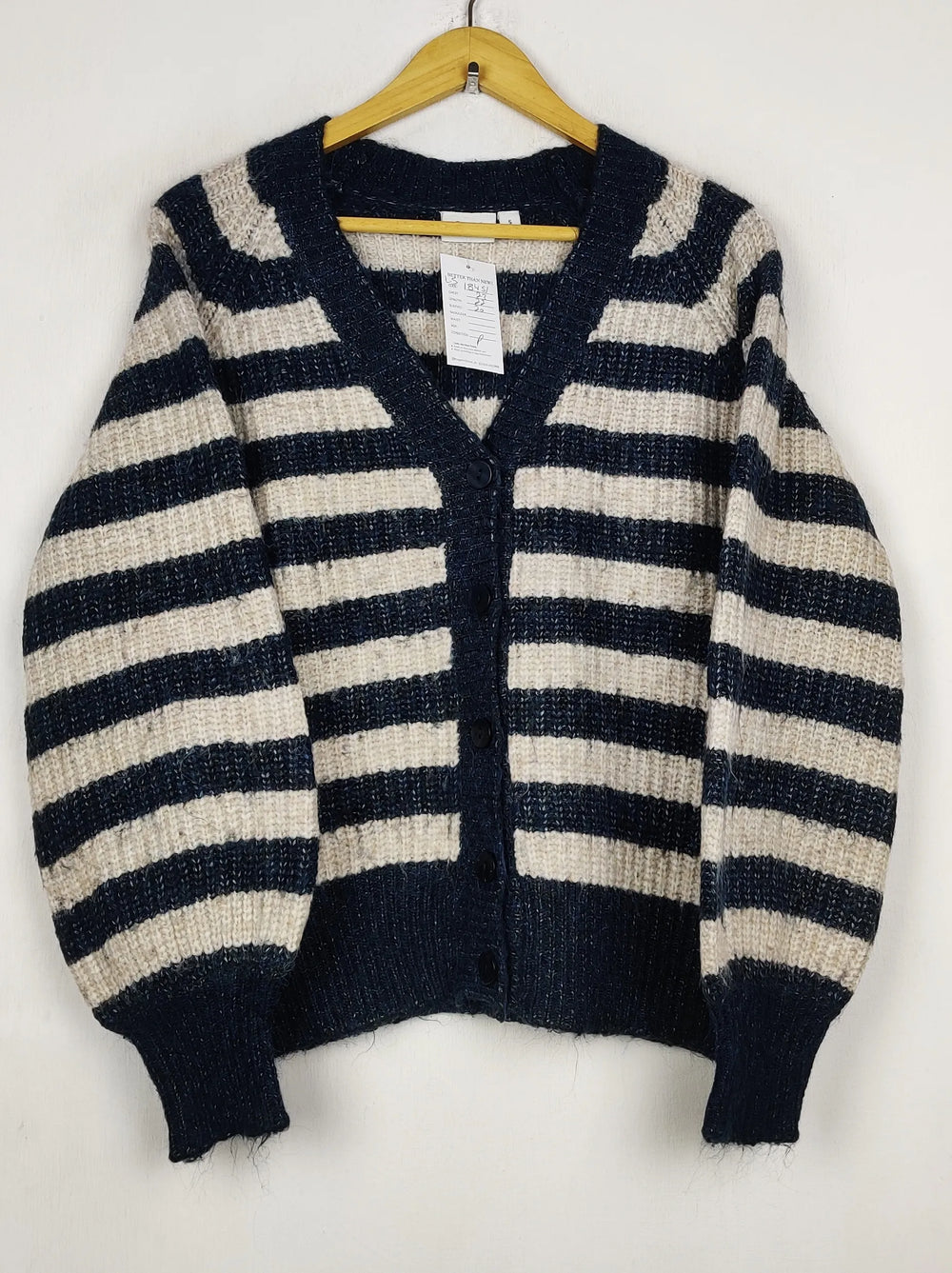 Buy online pre-used pre-loved 100% authentic & Original branded Saint (LS-18451) available in Pakistan. Top international brands avilable.