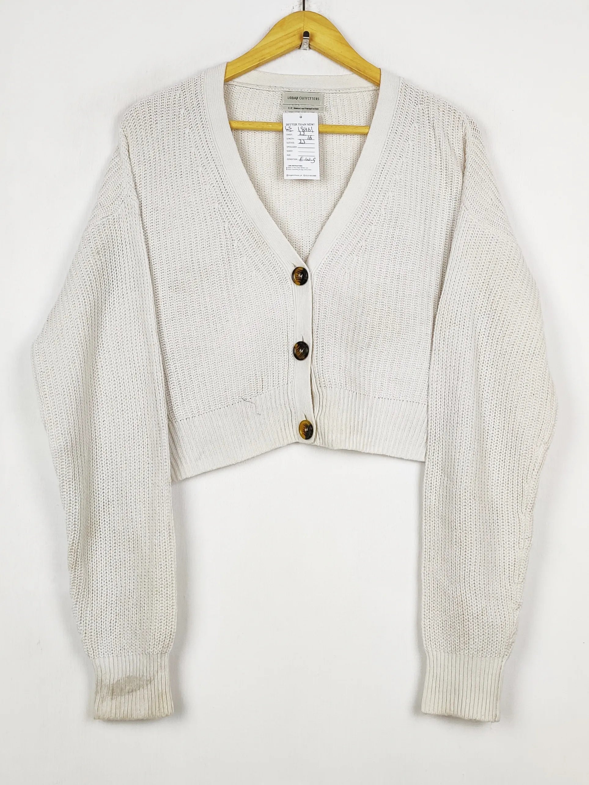 Buy online pre-used pre-loved 100% authentic & Original branded Urban Outfitter (LS-18461) available in Pakistan. Top international brands avilable.