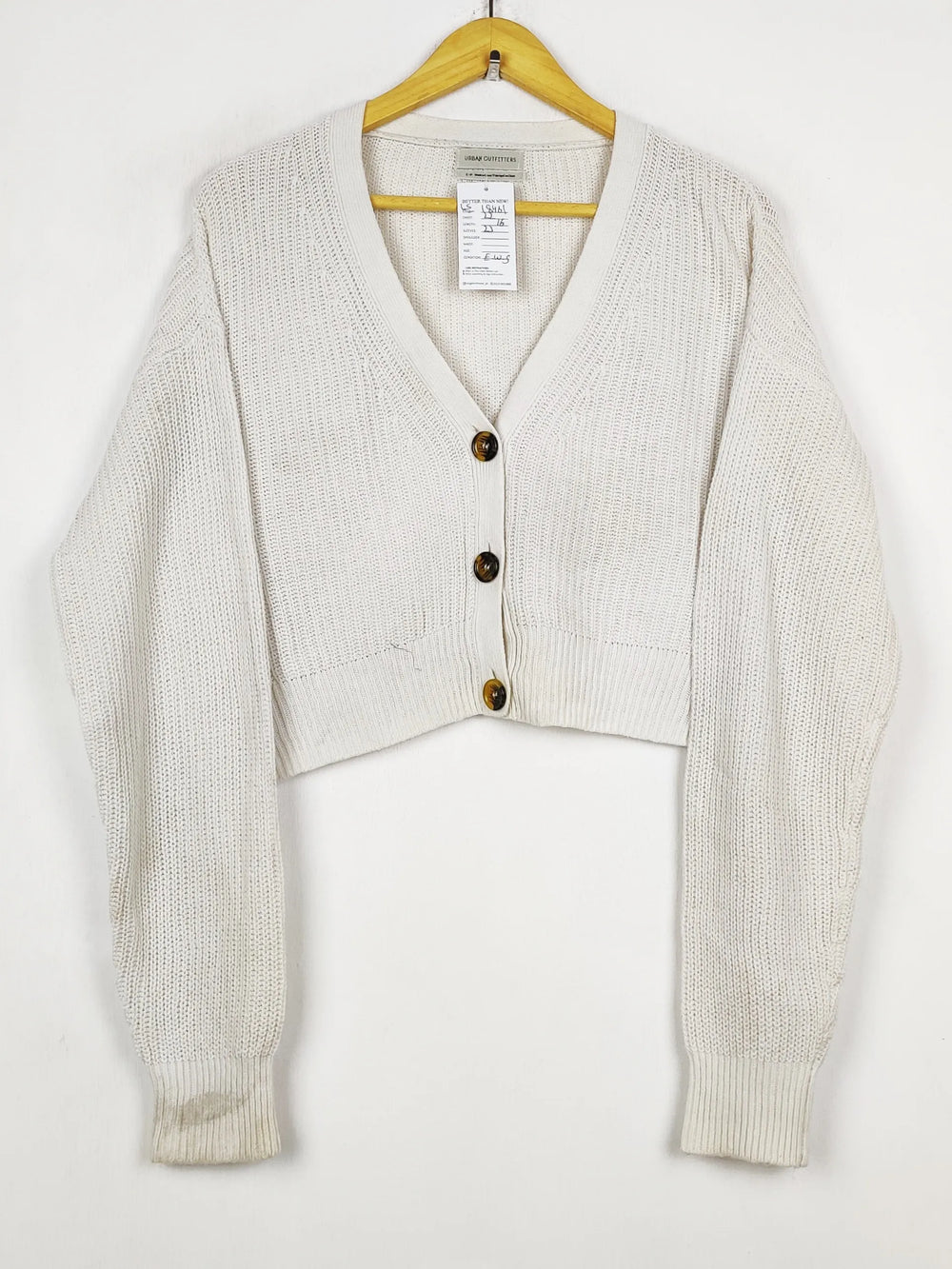 Buy online pre-used pre-loved 100% authentic & Original branded Urban Outfitter (LS-18461) available in Pakistan. Top international brands avilable.