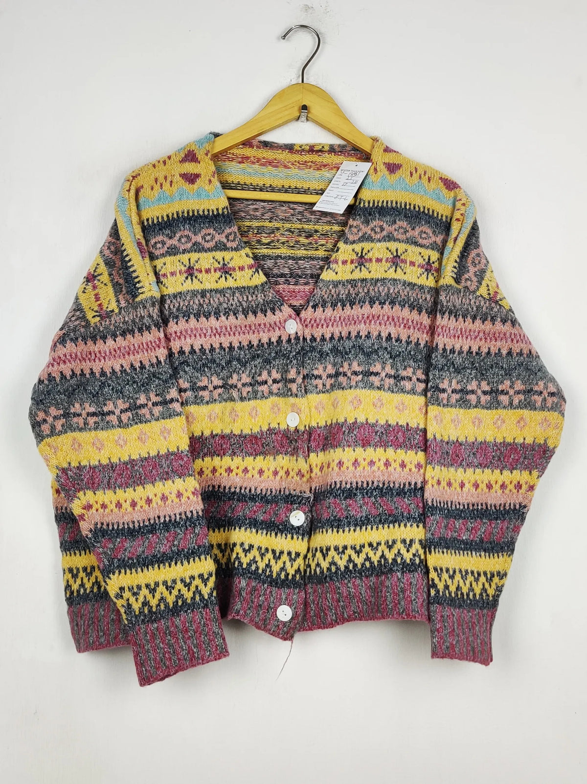 Buy online pre-used pre-loved 100% authentic & Original branded Unknown Brand (LS-18481) available in Pakistan. Top international brands avilable.