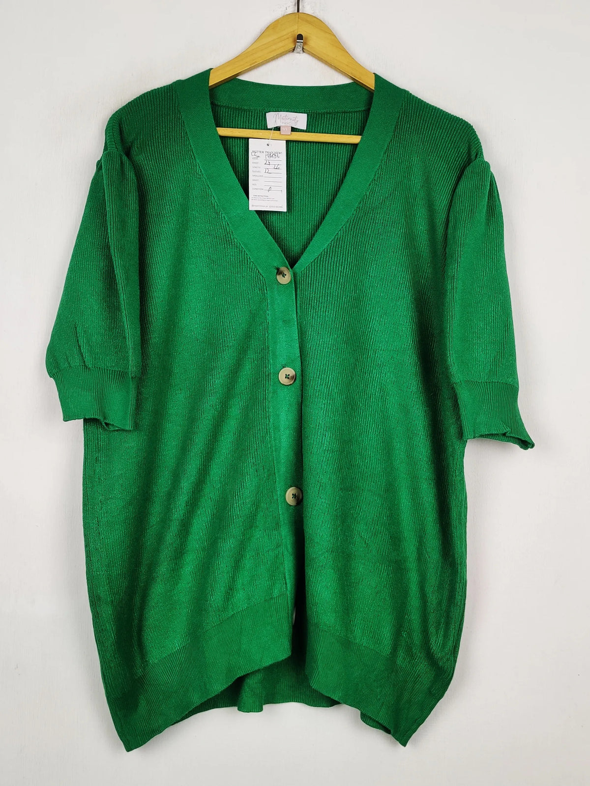 Buy online pre-used pre-loved 100% authentic & Original branded Maternity (LS-18486) available in Pakistan. Top international brands avilable.