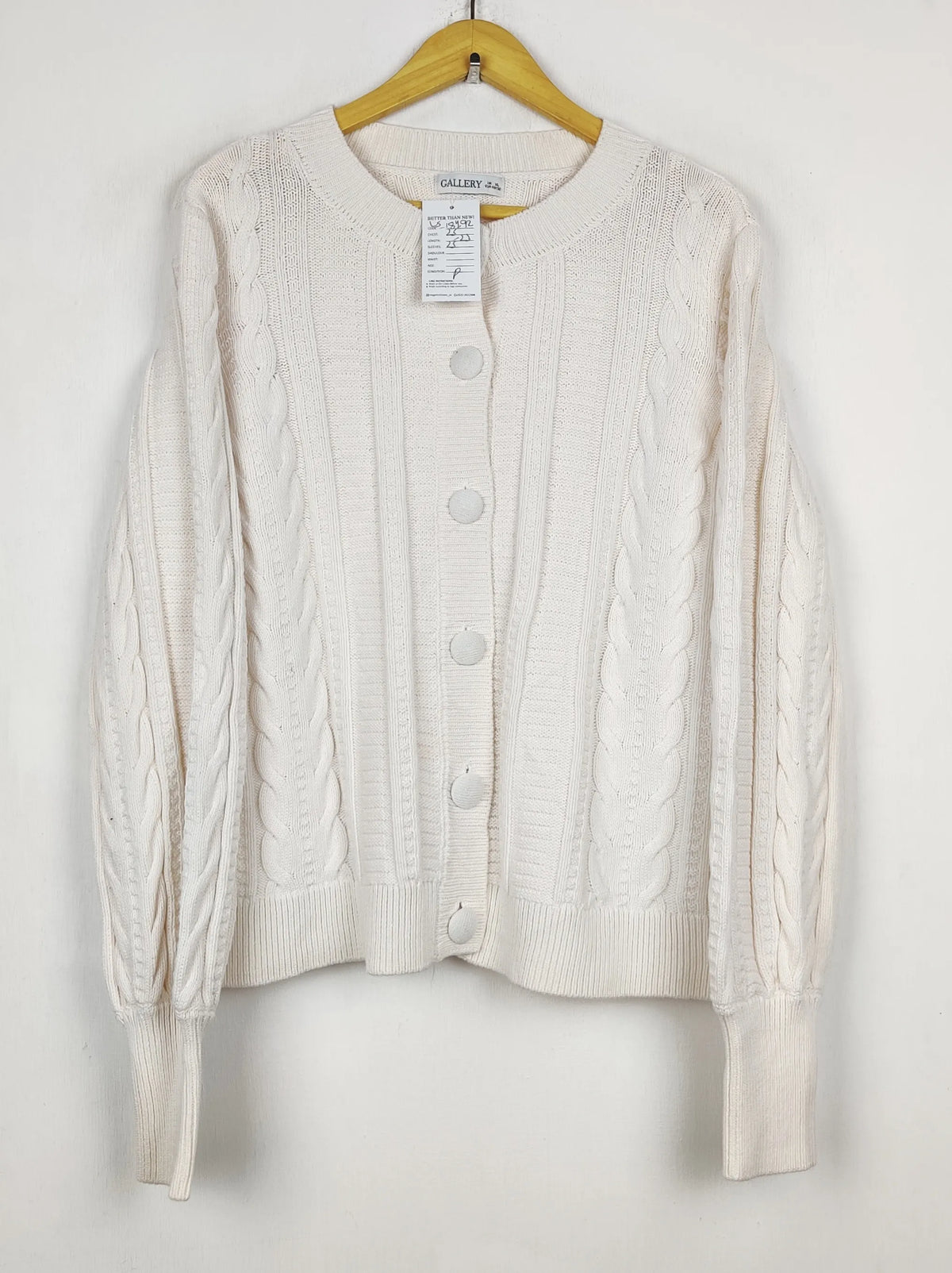 Buy online pre-used pre-loved 100% authentic & Original branded Gallery (LS-18492) available in Pakistan. Top international brands avilable.