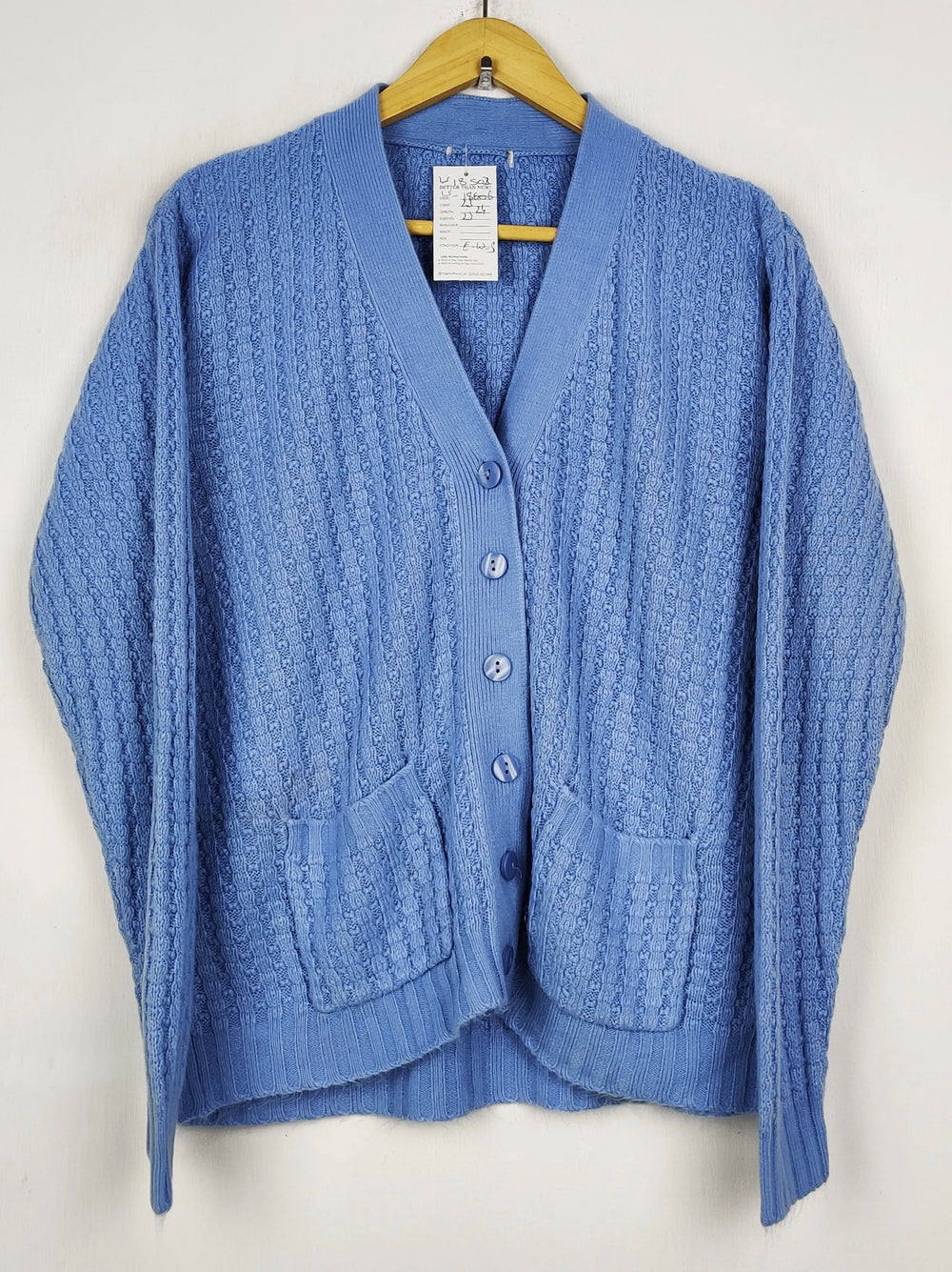 Buy online pre-used pre-loved 100% authentic & Original branded Unknown Brand (LS-18502) available in Pakistan. Top international brands avilable.
