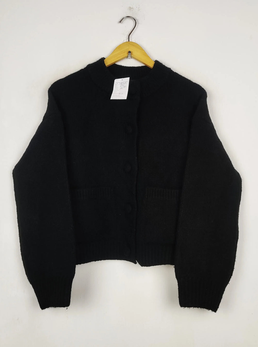 Buy online pre-used pre-loved 100% authentic & Original branded Primark (LS-18504) available in Pakistan. Top international brands avilable.