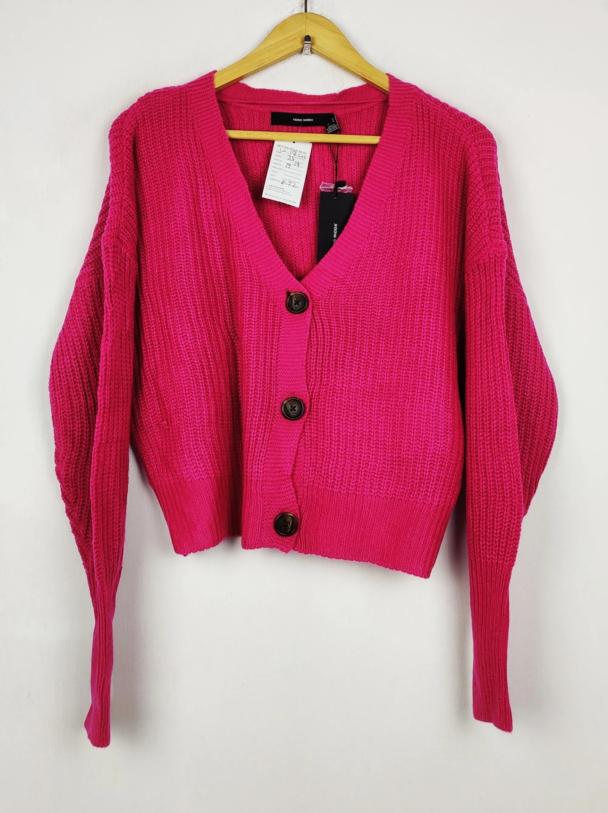 Buy online pre-used pre-loved 100% authentic & Original branded Vero Moda (LS-18506) available in Pakistan. Top international brands avilable.