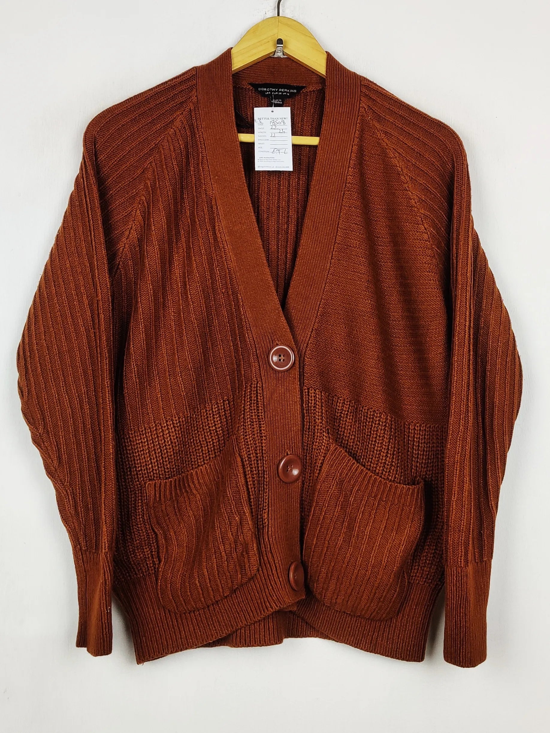Buy online pre-used pre-loved 100% authentic & Original branded Dorothy Perkins (LS-18508) available in Pakistan. Top international brands avilable.