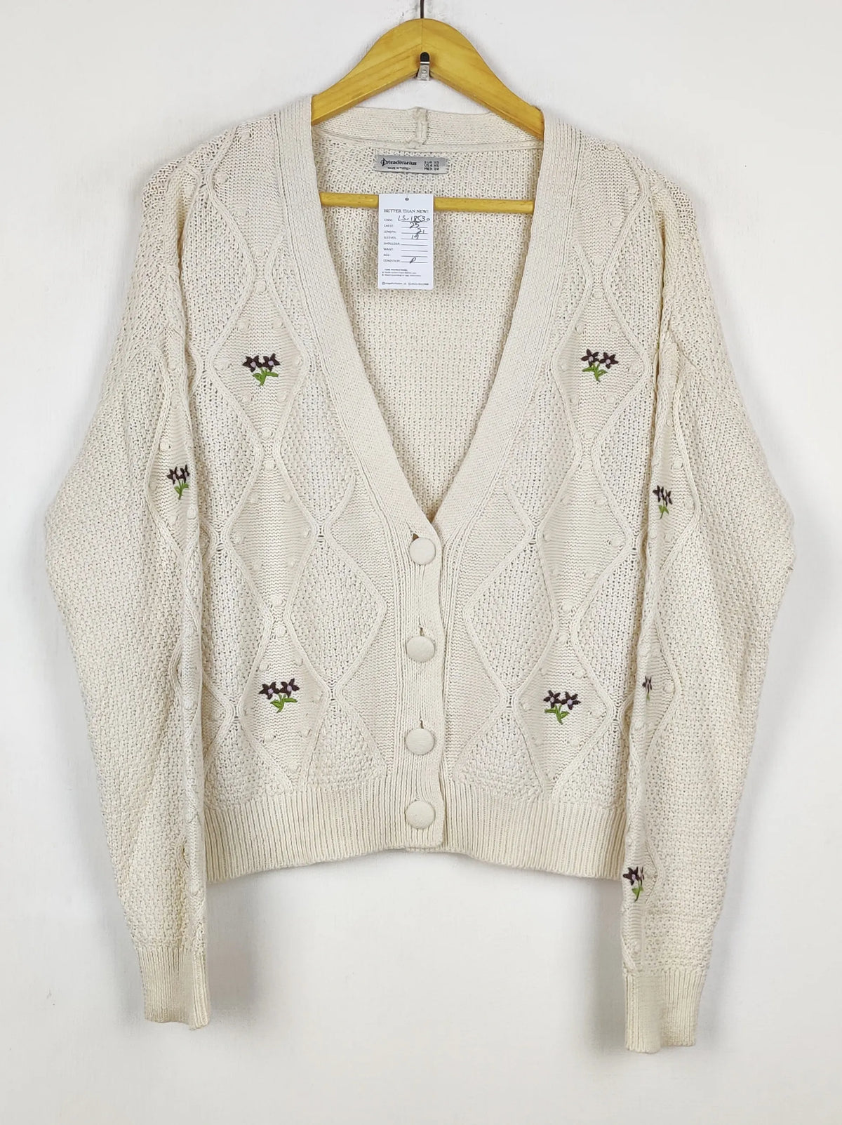 Buy online pre-used pre-loved 100% authentic & Original branded Stradivarius (LS-18530) available in Pakistan. Top international brands avilable.