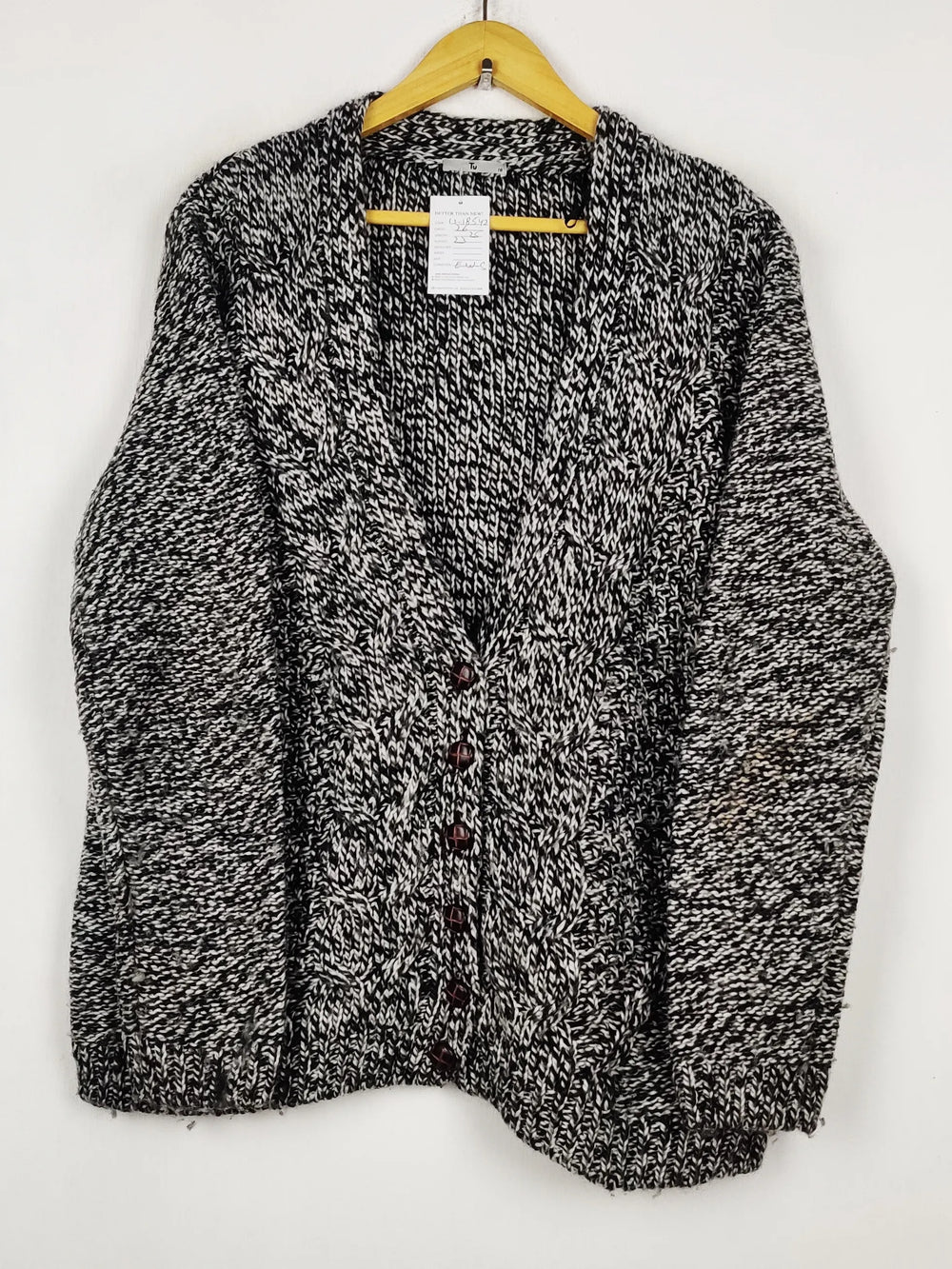 Buy online pre-used pre-loved 100% authentic & Original branded Tu (LS-18542) available in Pakistan. Top international brands avilable.