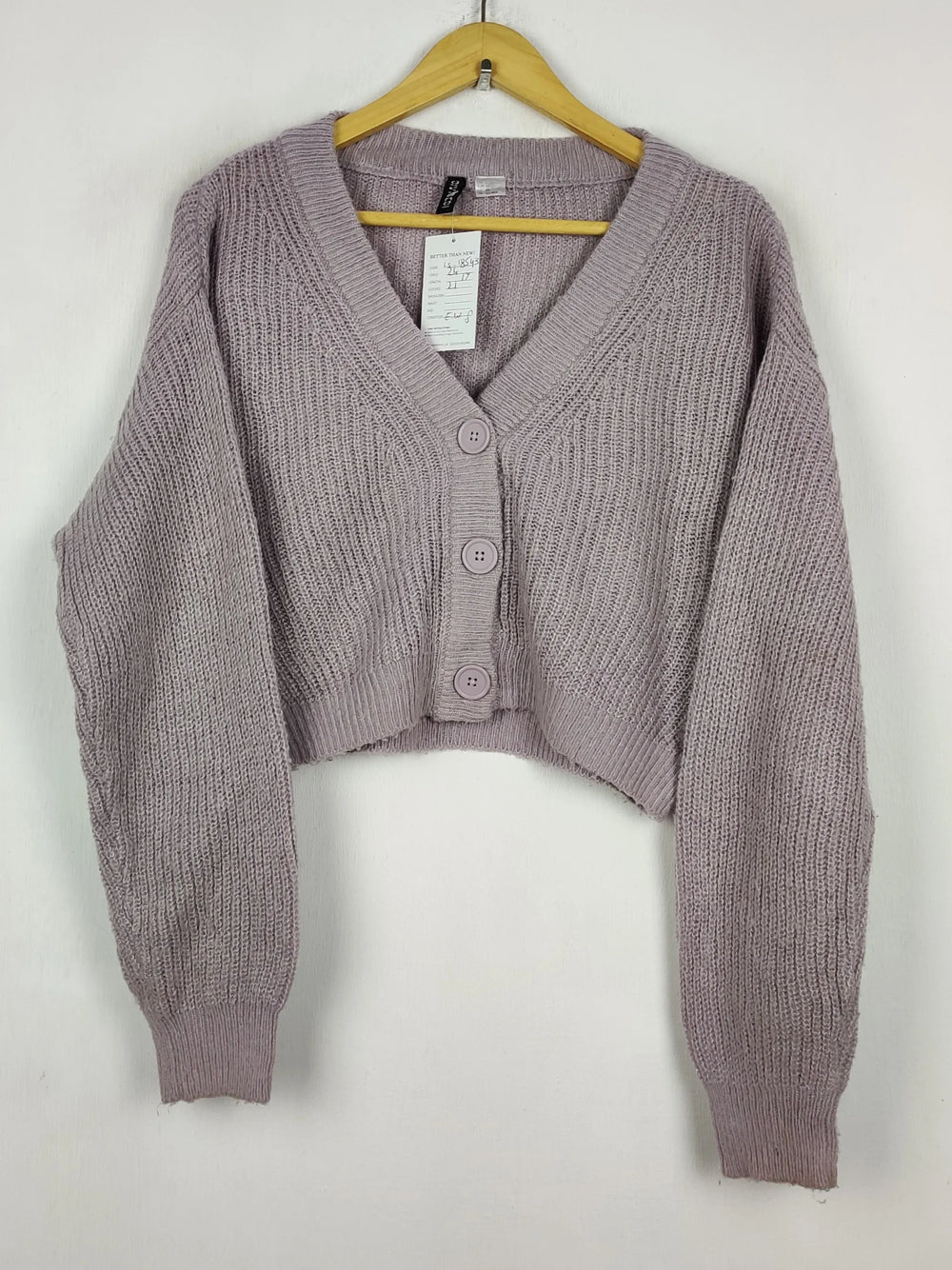 Buy online pre-used pre-loved 100% authentic & Original branded H&M (LS-18543) available in Pakistan. Top international brands avilable.