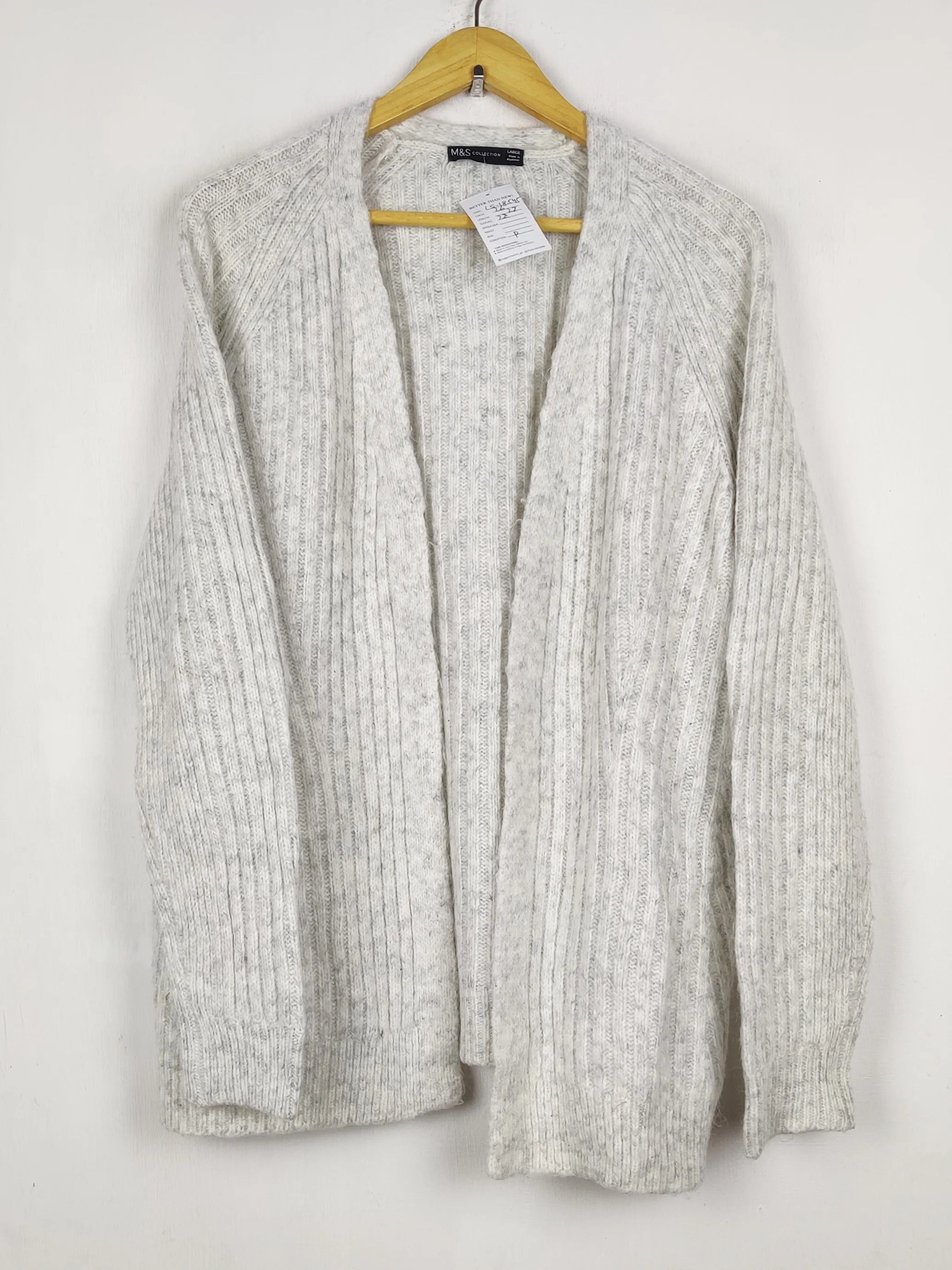 Buy online pre-used pre-loved 100% authentic & Original branded Marks & Spencer (LS-18545) available in Pakistan. Top international brands avilable.