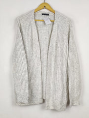 Buy online pre-used pre-loved 100% authentic & Original branded Marks & Spencer (LS-18545) available in Pakistan. Top international brands avilable.