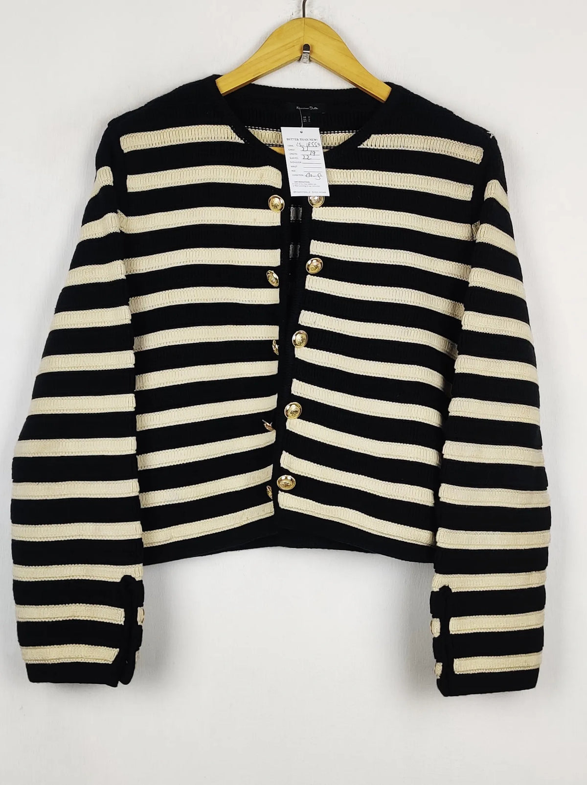 Buy online pre-used pre-loved 100% authentic & Original branded Massimo Dutti (LS-18553) available in Pakistan. Top international brands avilable.