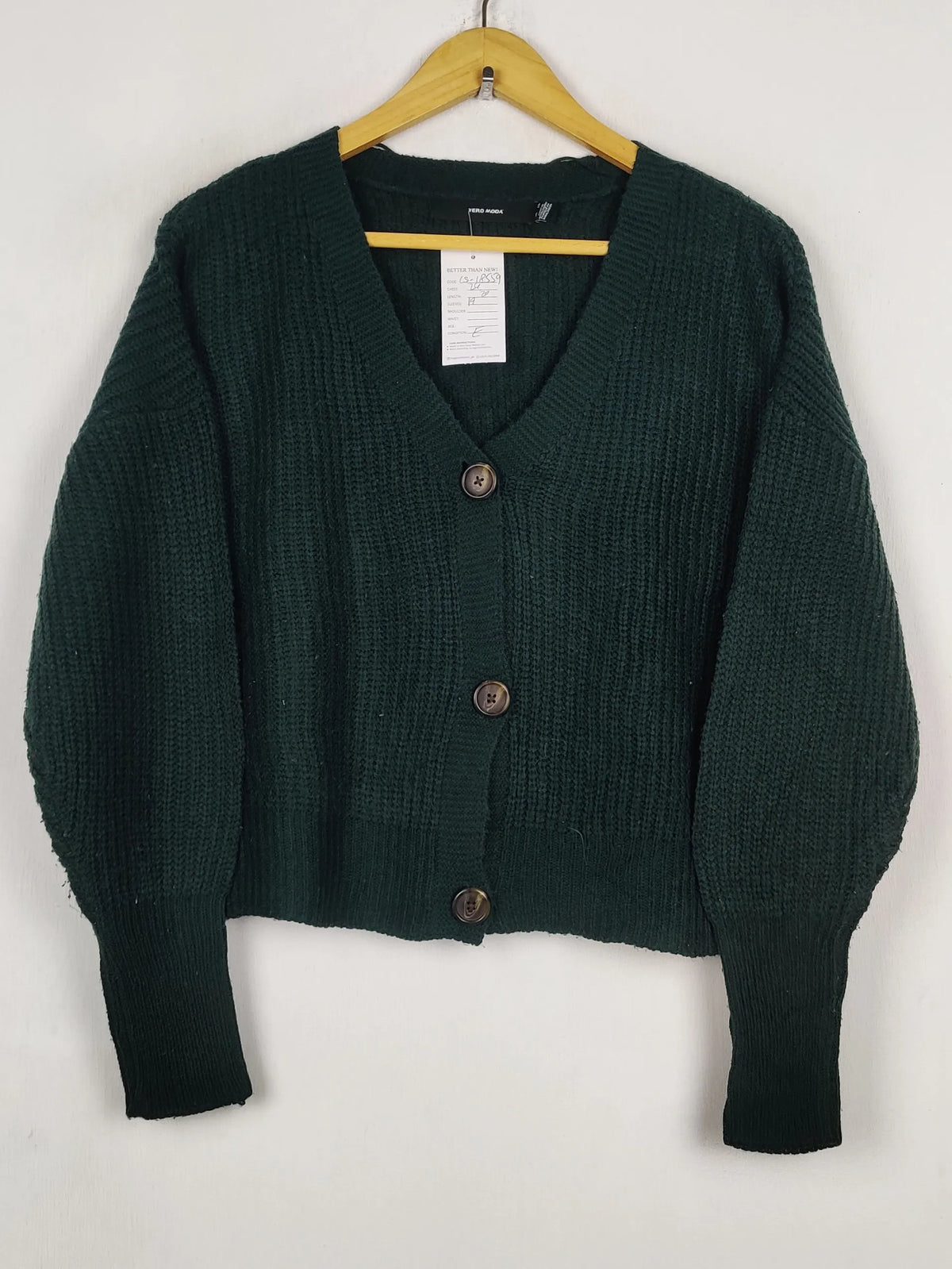 Buy online pre-used pre-loved 100% authentic & Original branded Vero Moda (LS-18559) available in Pakistan. Top international brands avilable.