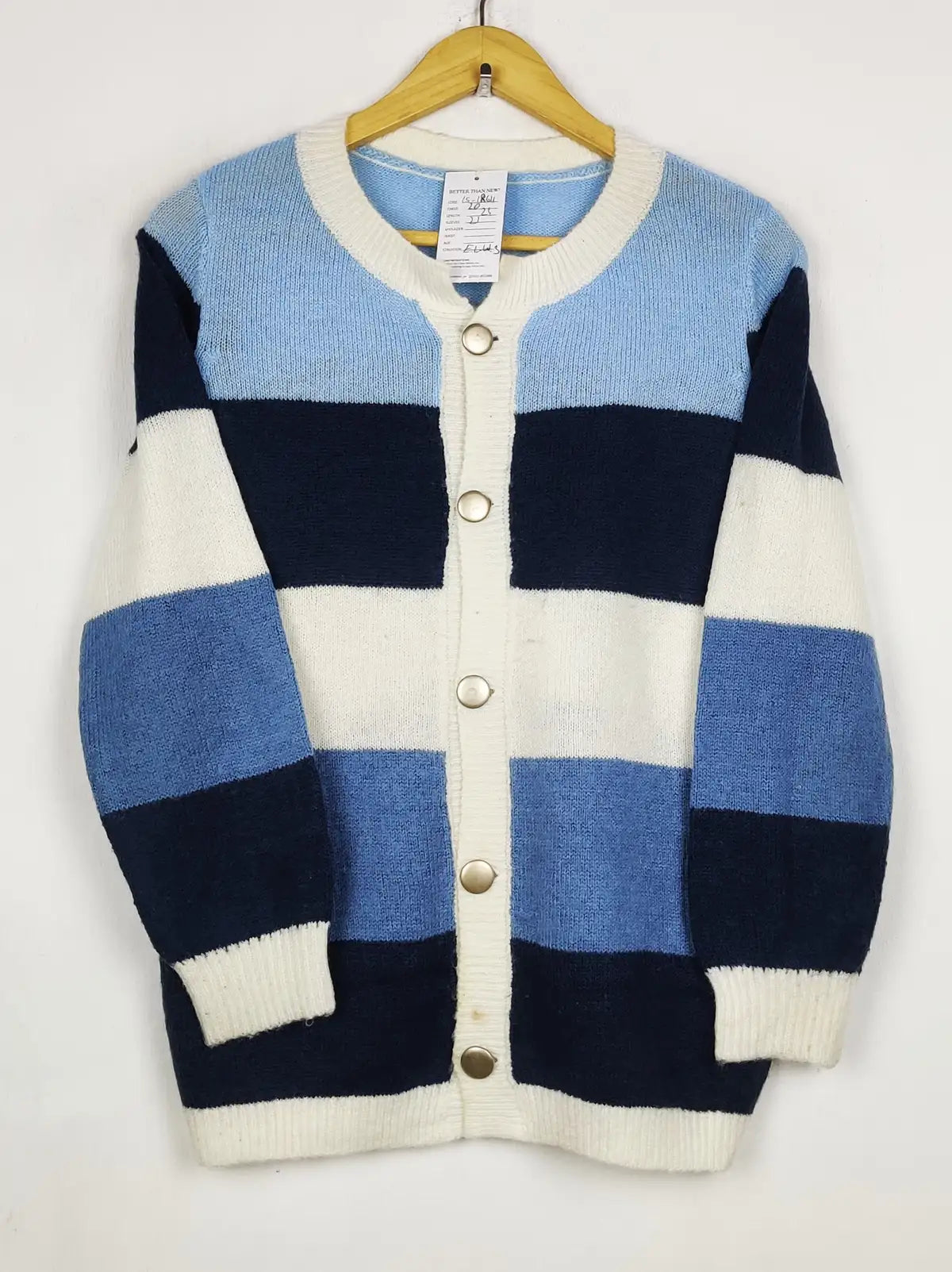 Buy online pre-used pre-loved 100% authentic & Original branded Unknown Brand (LS-18611) available in Pakistan. Top international brands avilable.