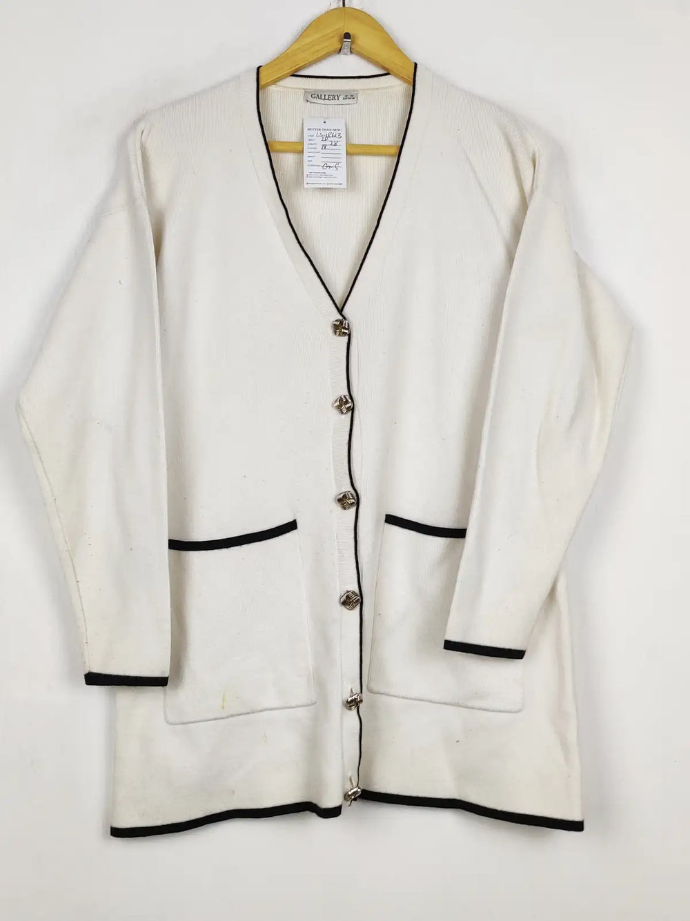 Buy online pre-used pre-loved 100% authentic & Original branded Gallery (LS-18613) available in Pakistan. Top international brands avilable.