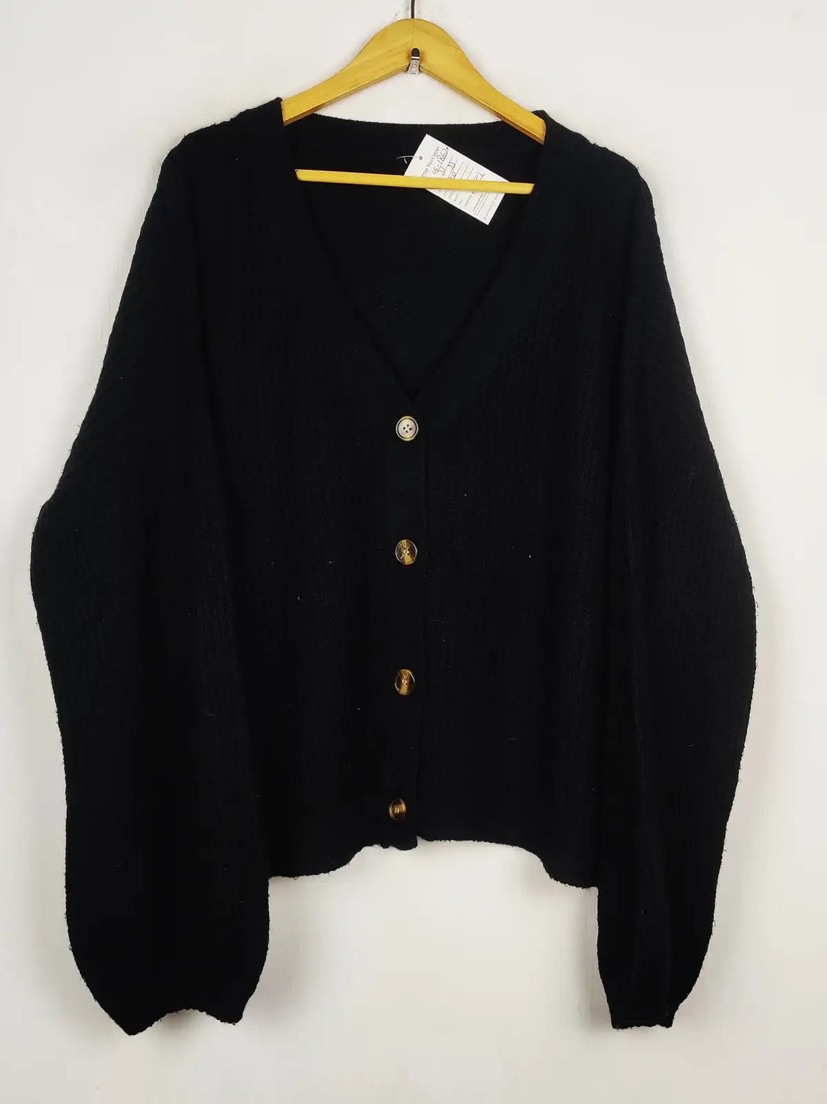 Buy online pre-used pre-loved 100% authentic & Original branded Shein (LS-18620) available in Pakistan. Top international brands avilable.