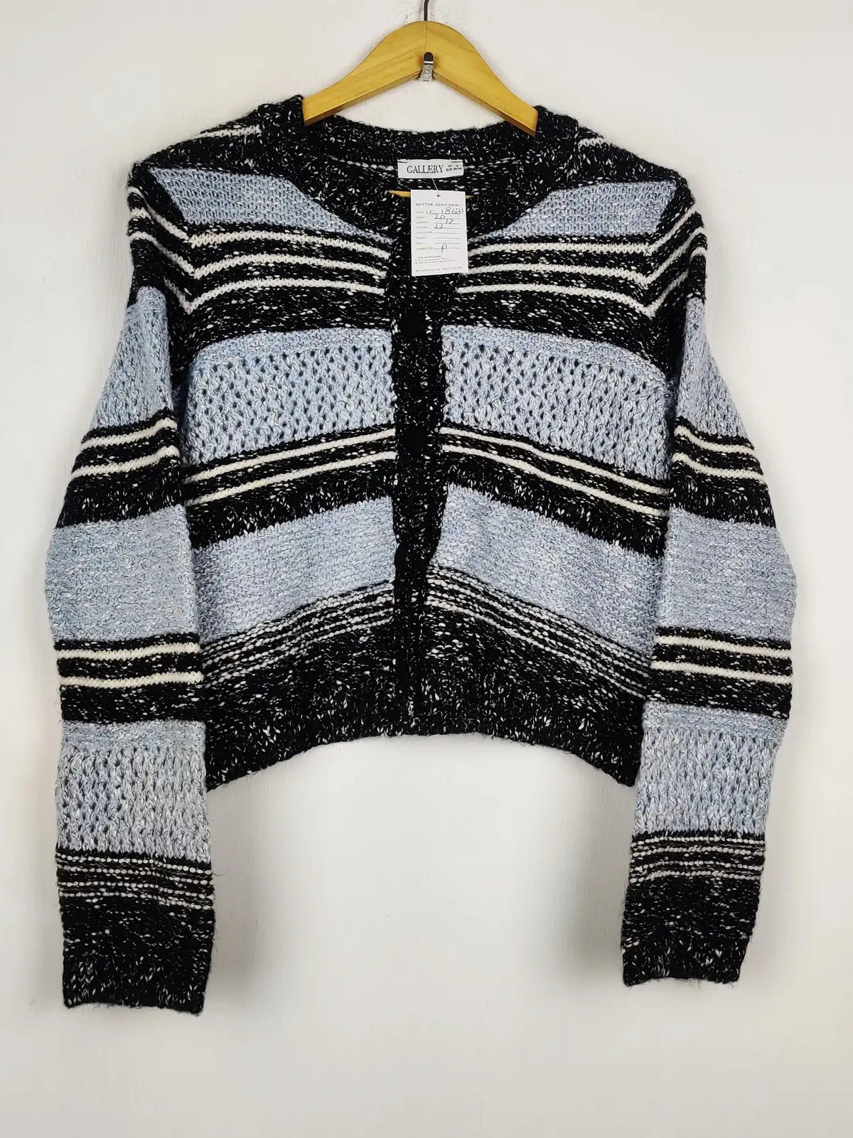 Buy online pre-used pre-loved 100% authentic & Original branded Gallery (LS-18621) available in Pakistan. Top international brands avilable.