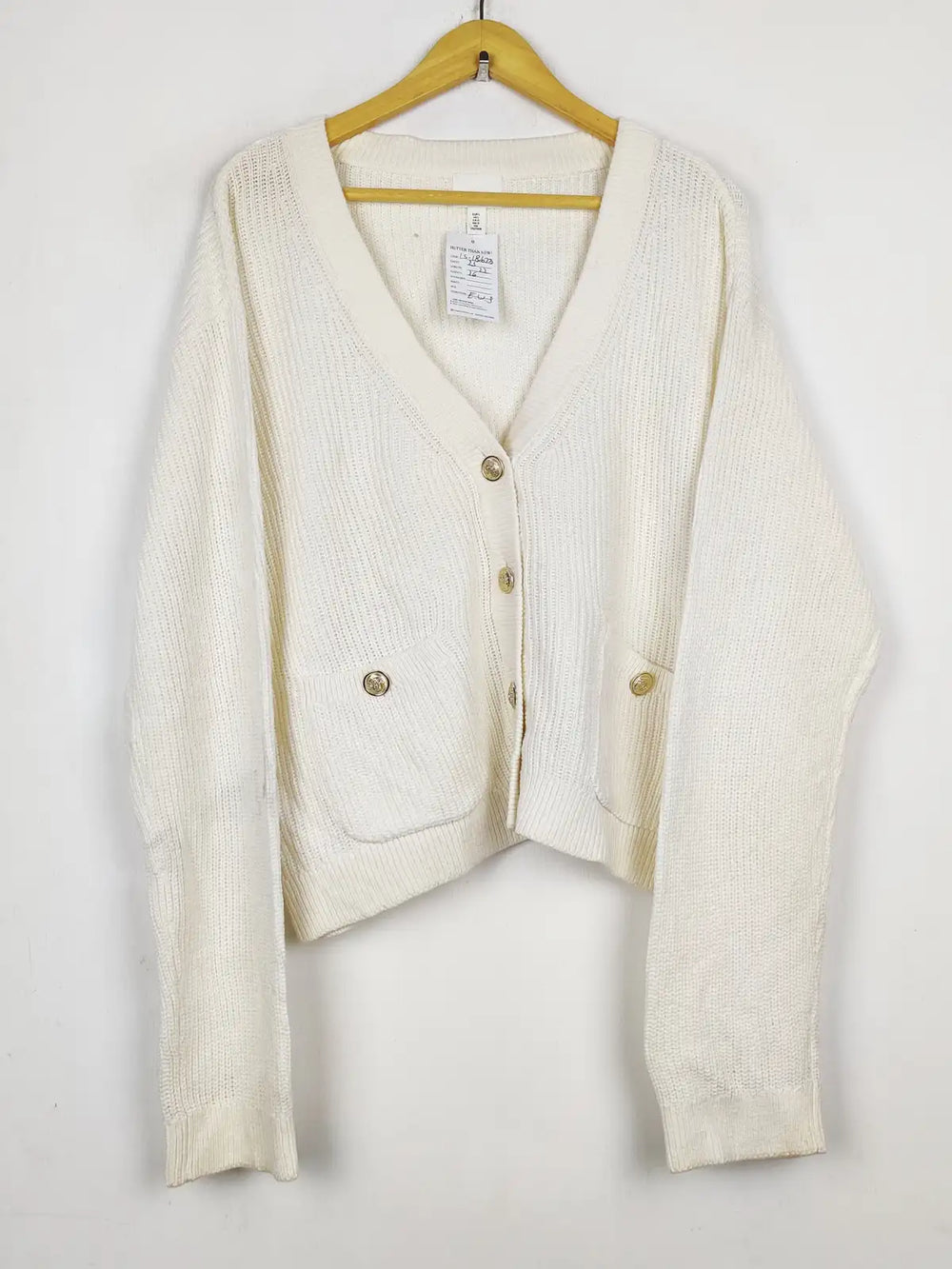 Buy online pre-used pre-loved 100% authentic & Original branded H&M (LS-18623) available in Pakistan. Top international brands avilable.