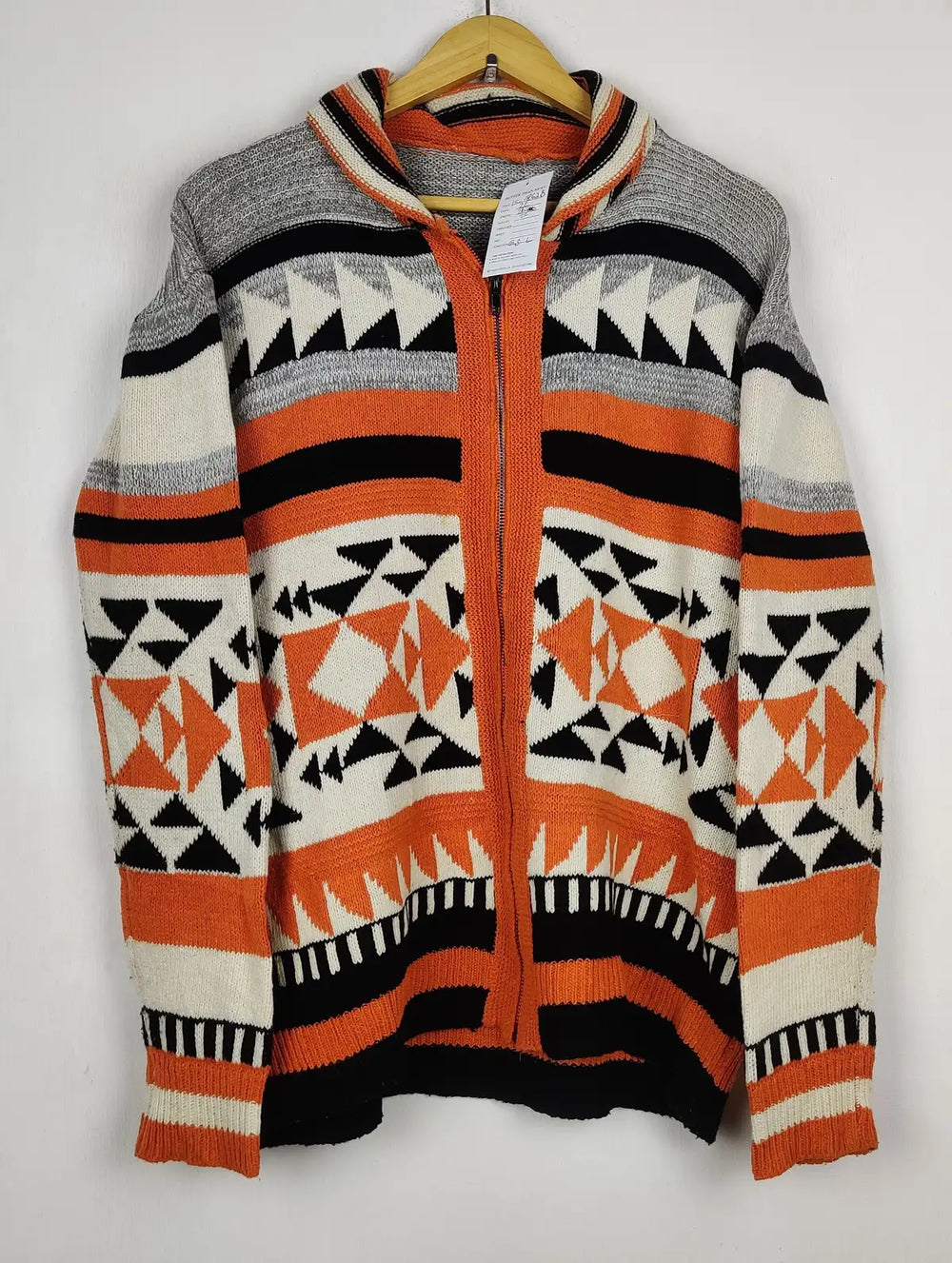 Buy online pre-used pre-loved 100% authentic & Original branded Unknown Brand (LS-18628) available in Pakistan. Top international brands avilable.